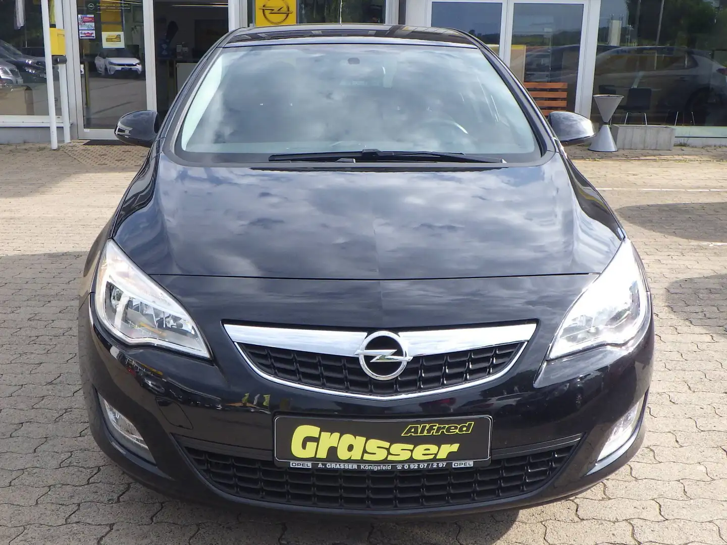 Opel Astra Design Edition Schwarz - 1