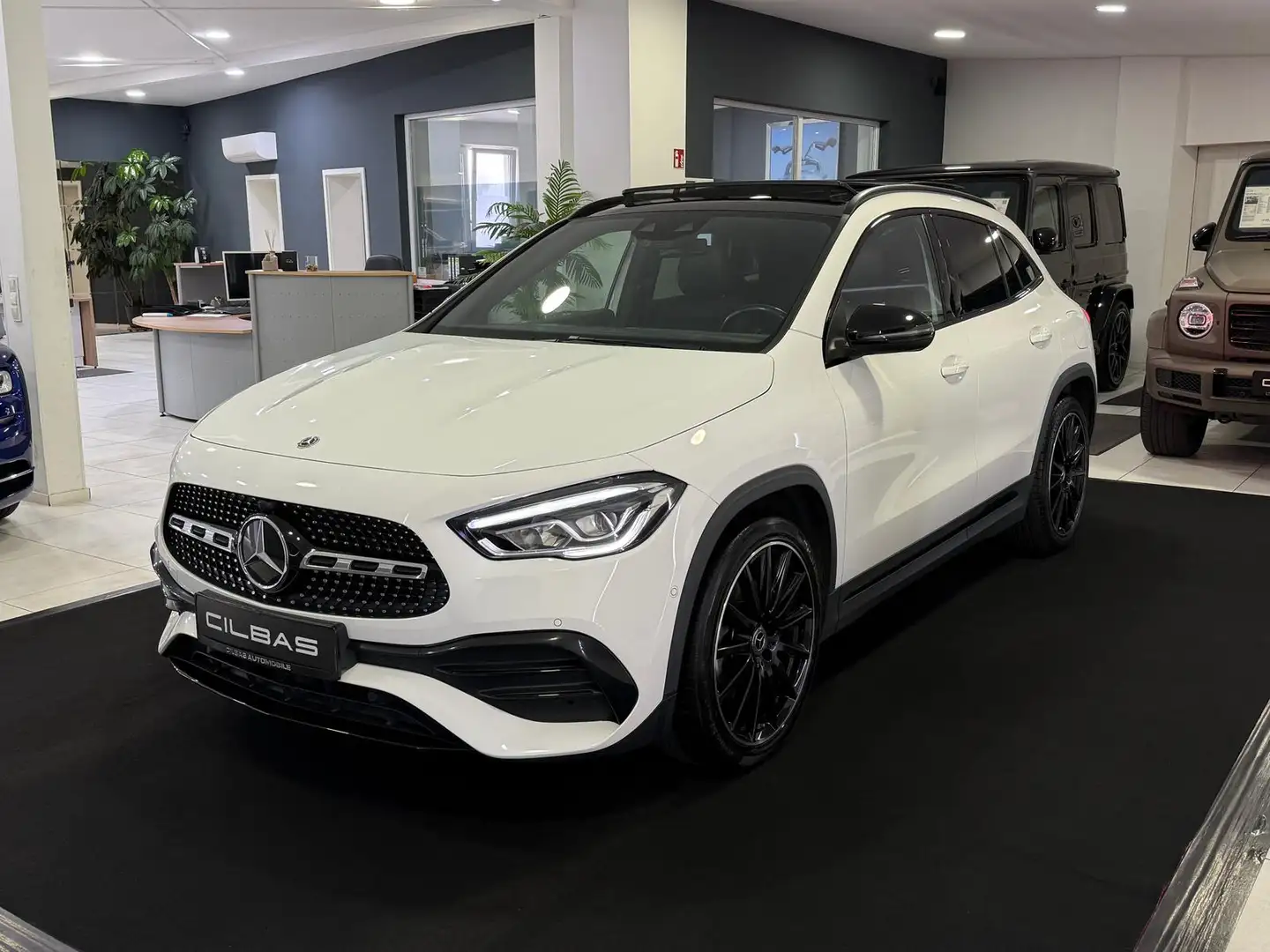 Mercedes-Benz GLA 220 d AMG-Line *PANO*AMBI*NIGHT*LED*20"*KAM Bílá - 1