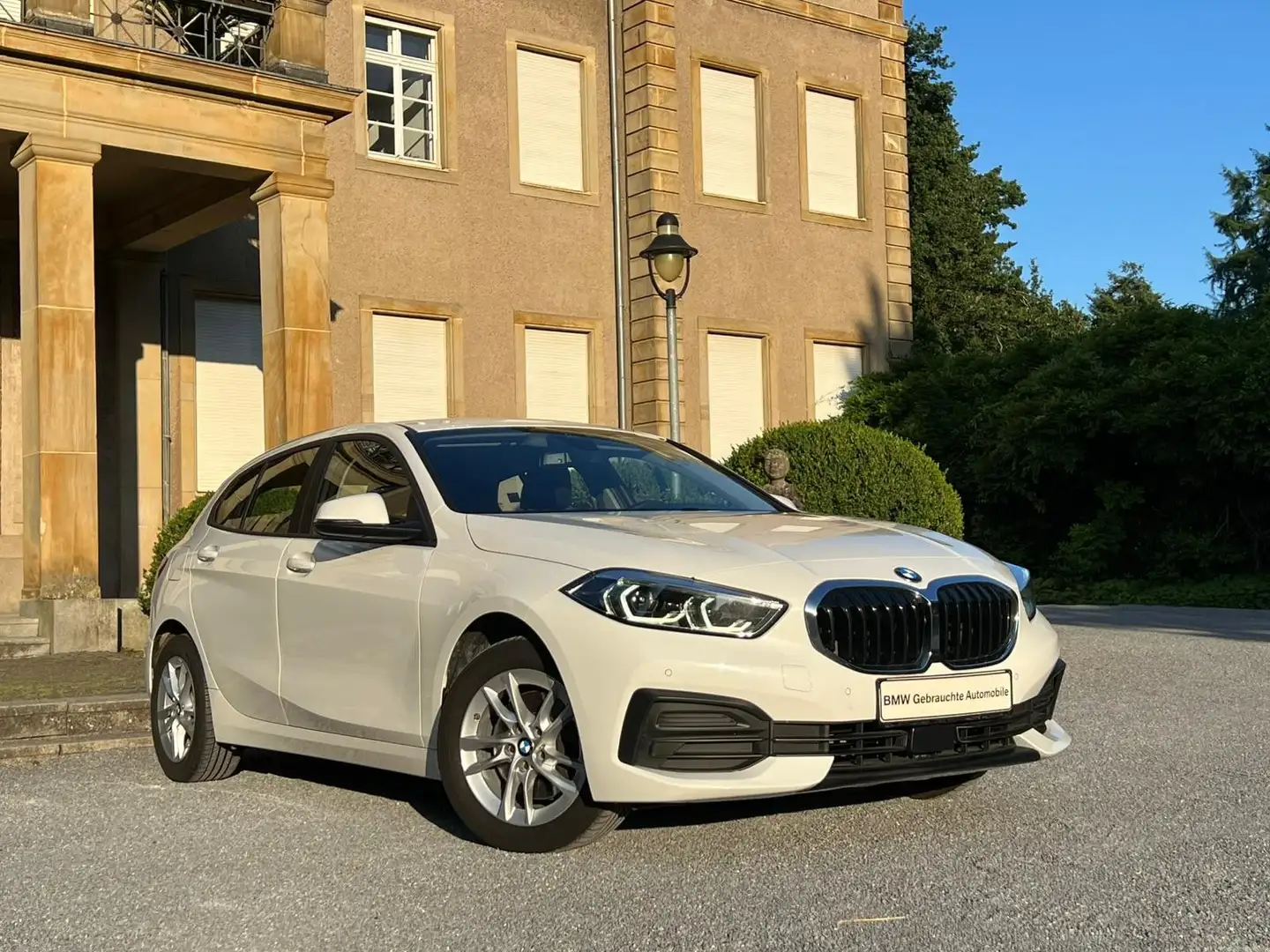 BMW 116 d Autom. LED PDC Active Guard plus WiFi DAB Blanc - 1