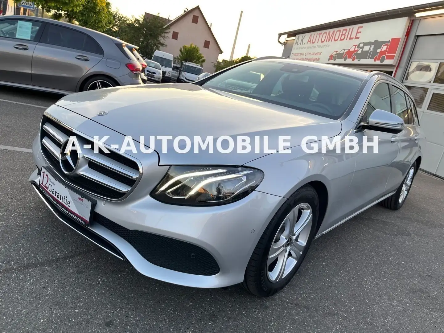 Mercedes-Benz E 220 d T-Modell Avantgarde*KAMERA*NAVI*TEMPO*SHZ Plateado - 1