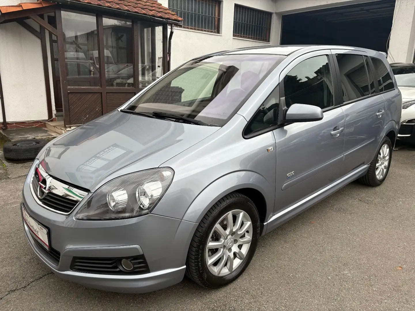 Opel Zafira B 1.6 CNG OPC LINE Edition 7.SITZER SHZ Silber - 1