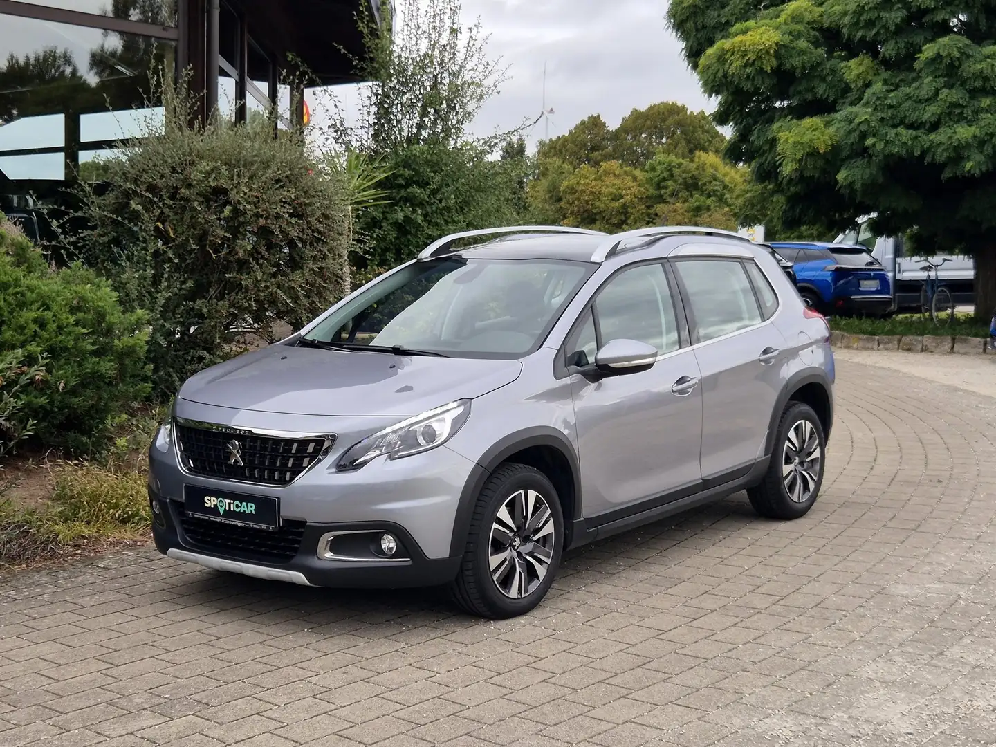 Peugeot 2008 Allure BlueHDi 120 EAT6 - Automatik/1.Hand/Kamera Silber - 2