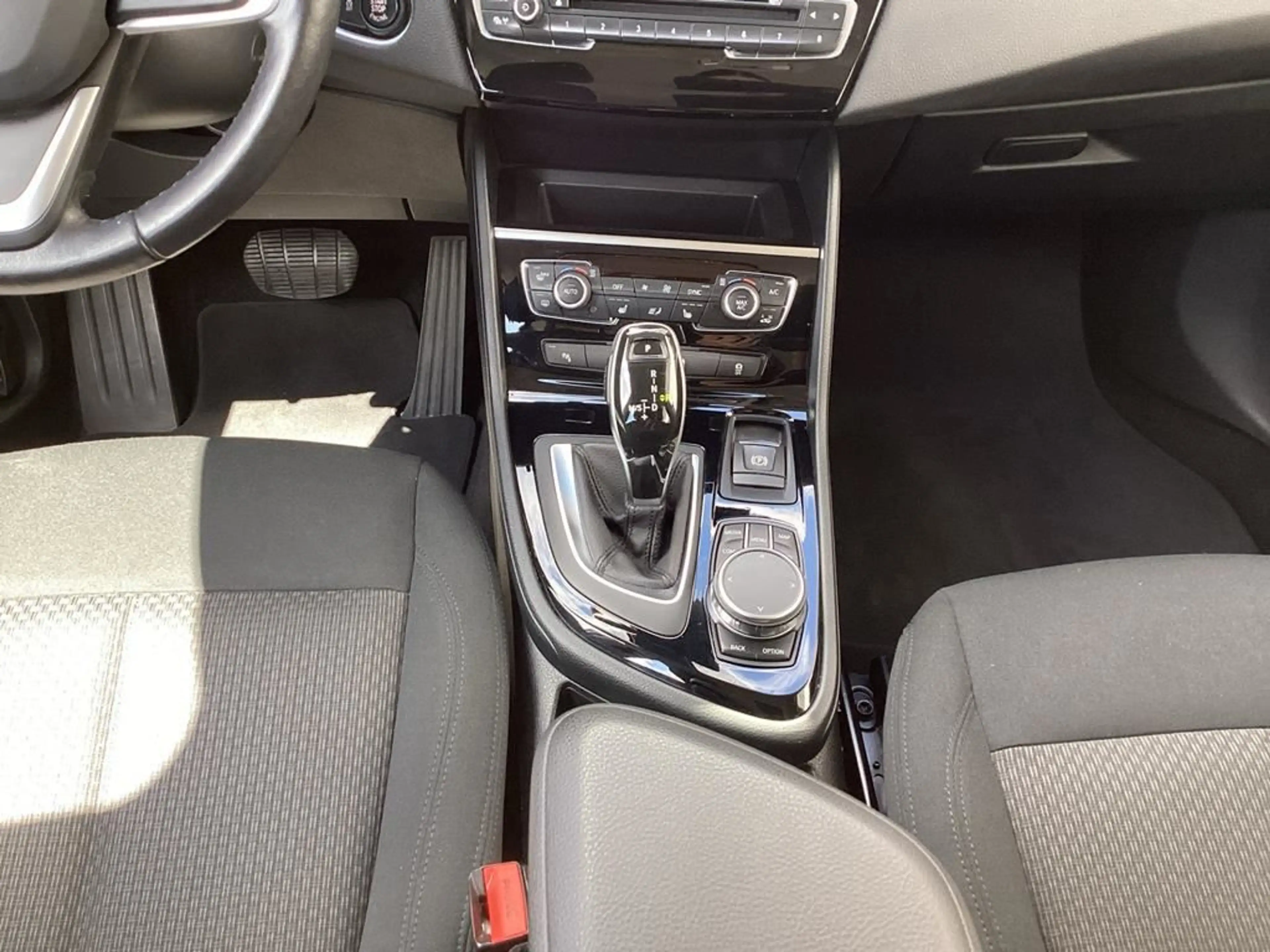 BMW 216 Advantage — photo 11