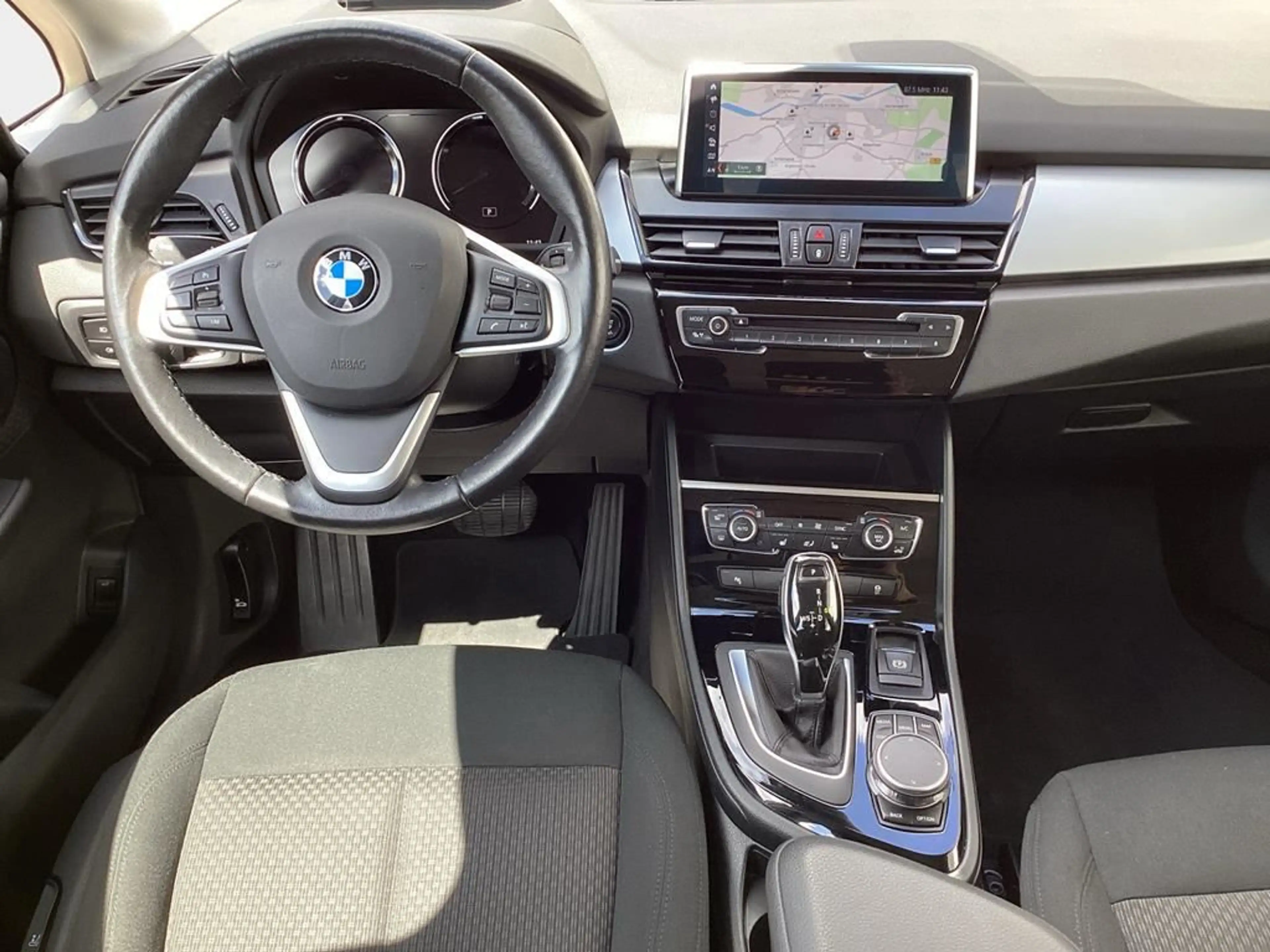 BMW 216 Advantage — photo 12