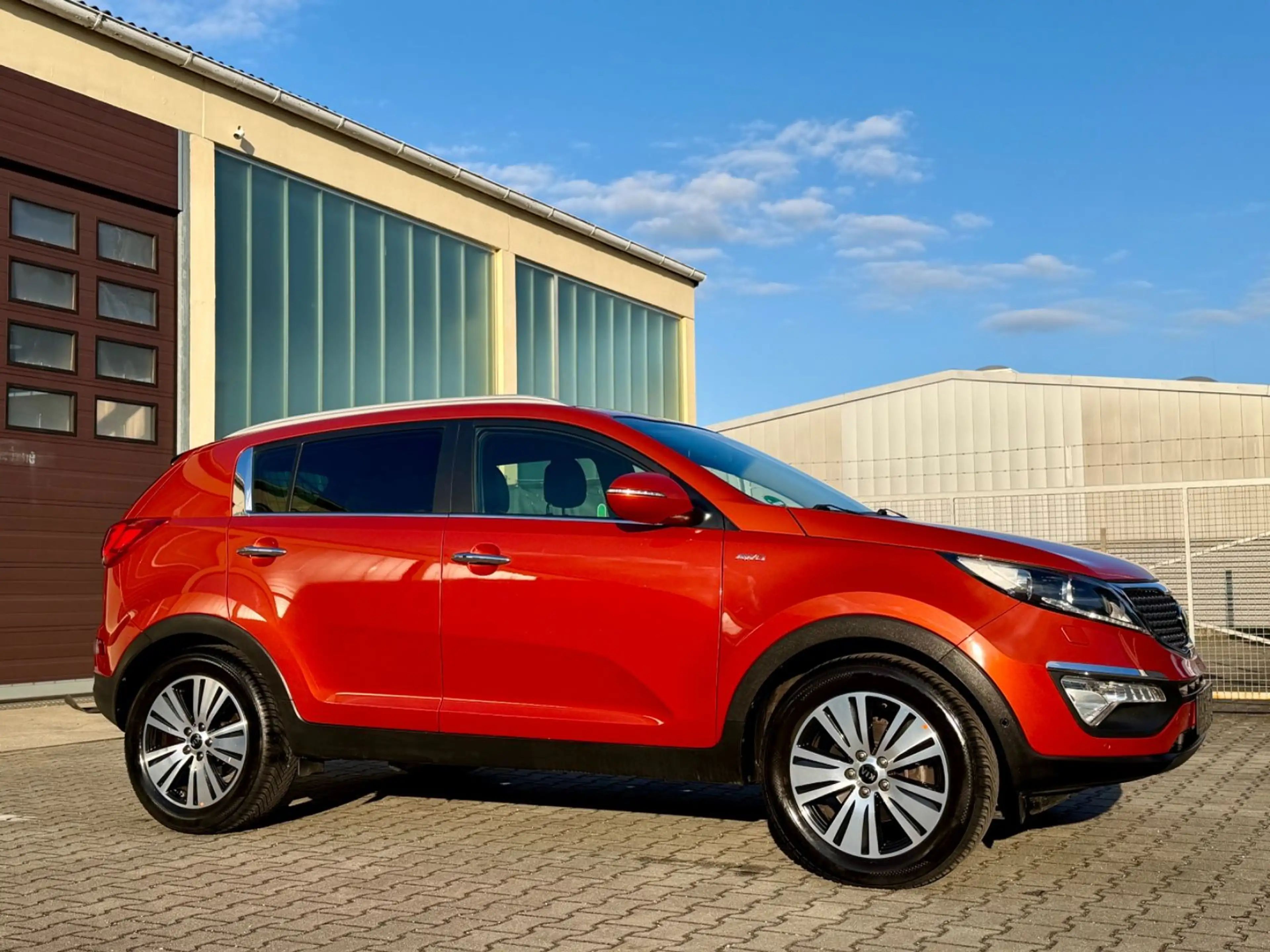 Kia Sportage 2.0 GDI Spirit 4WD°AHK°XENON°NAVI°PDC — photo 4