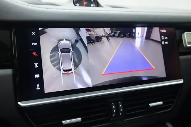 Porsche Cayenne view 16