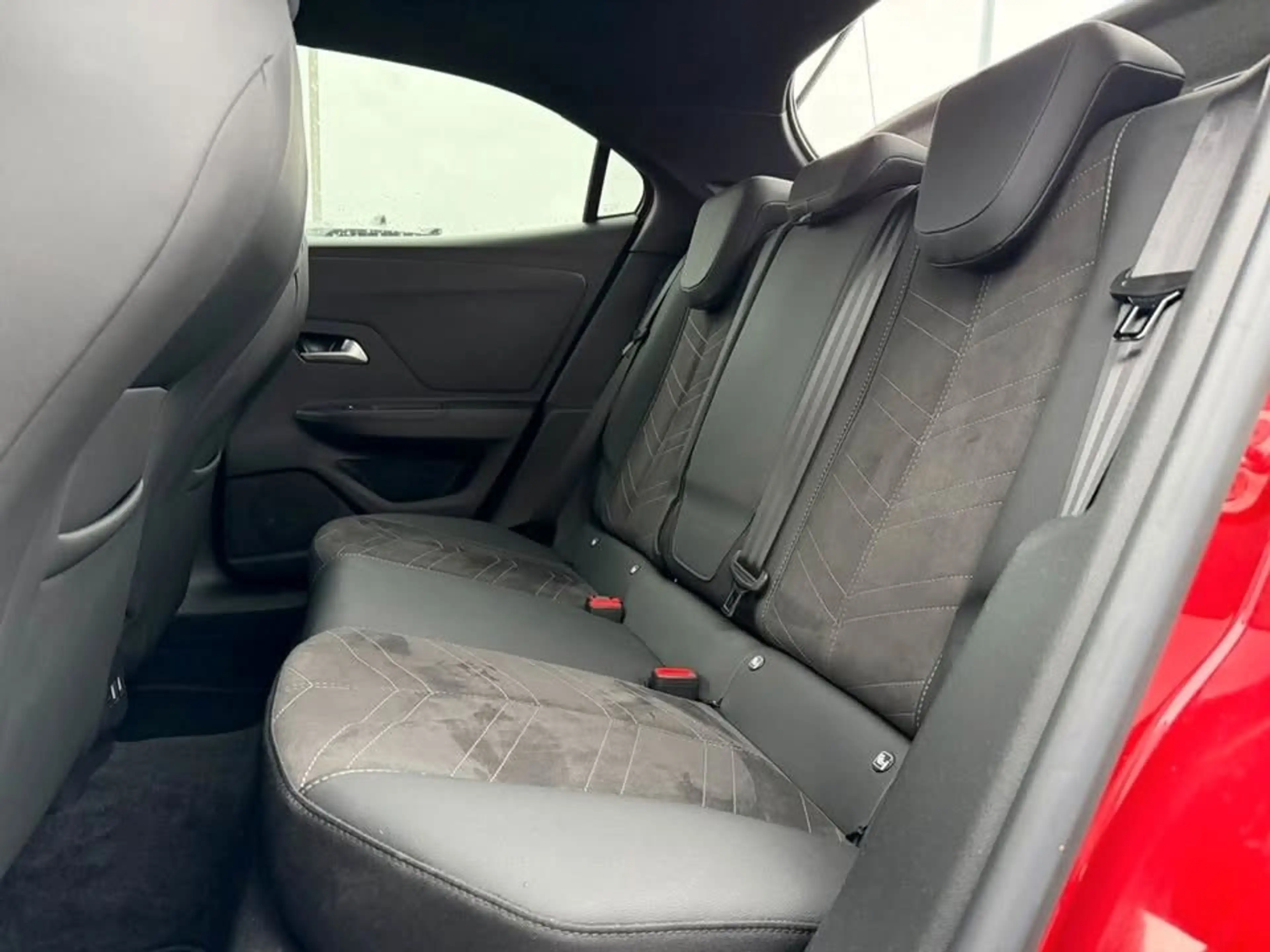 Opel Mokka-E Ultimate 136PS Elektro *ALCANTARA*SHZ* — photo 10