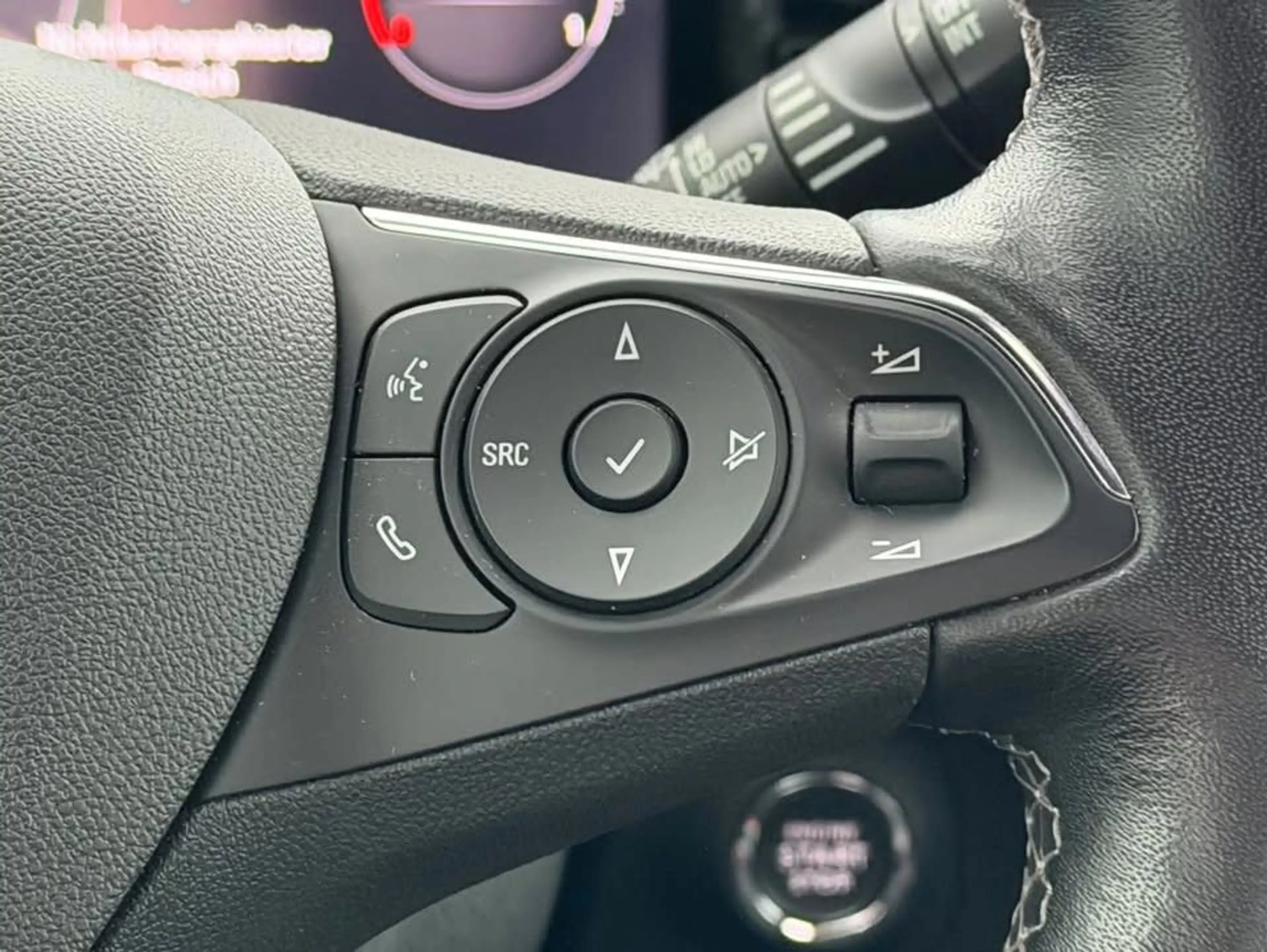 Opel Mokka-E Ultimate 136PS Elektro *ALCANTARA*SHZ* — photo 13
