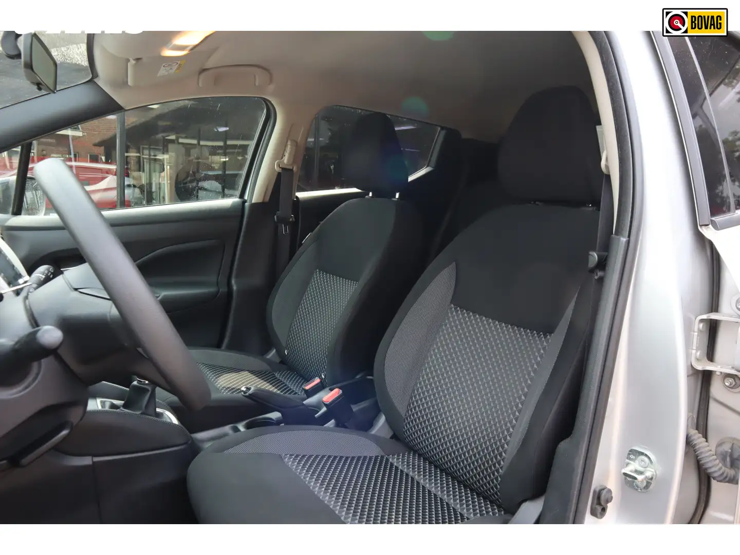 Nissan Micra 1.0 IG-T N-Tec | lichtmetalen velgen | Stoelverwar Grau - 2