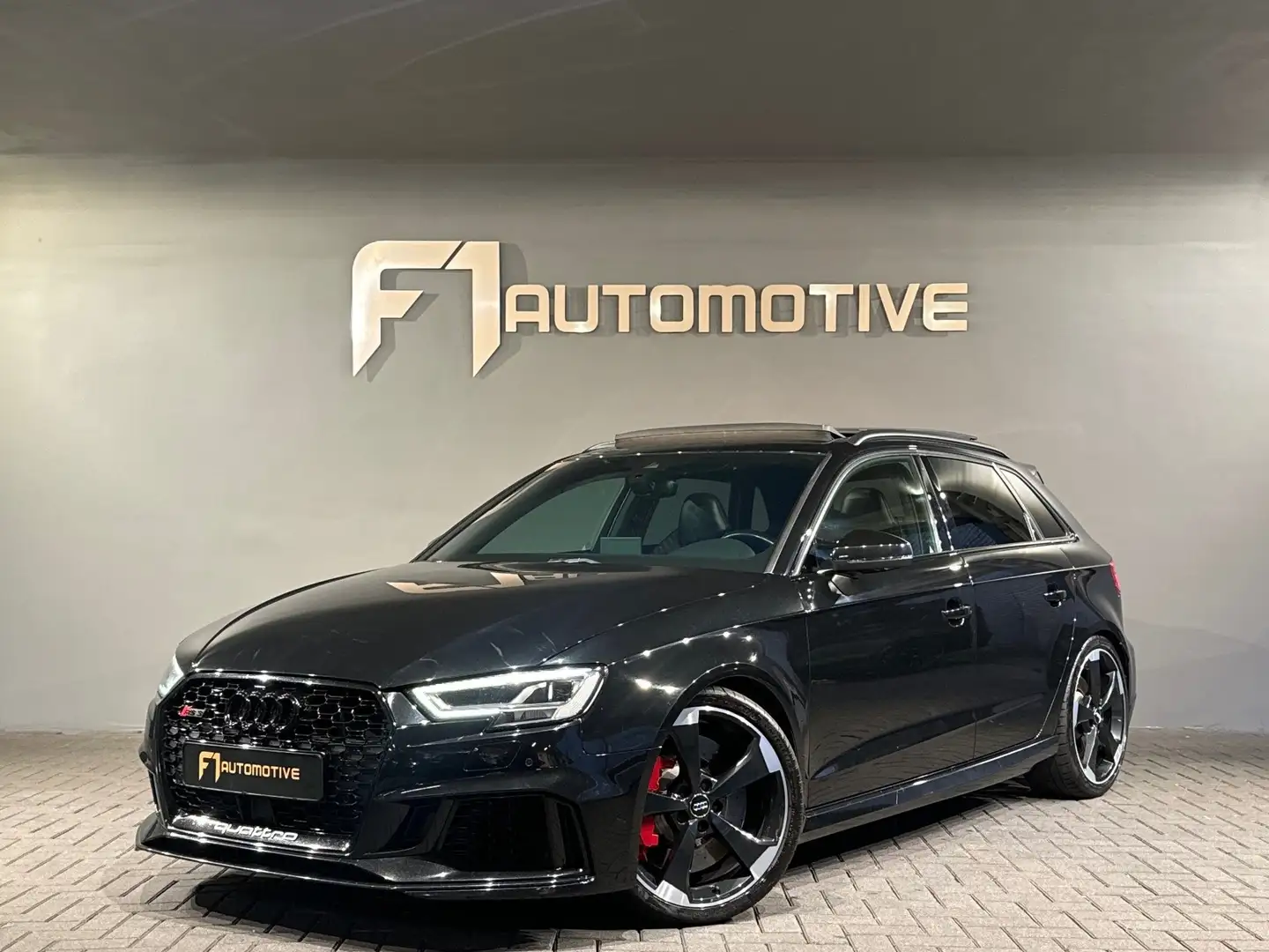 Audi RS3 Sportback 2.5 TFSI Quattro Pano|RS Seat|Keyless|VO Zwart - 1