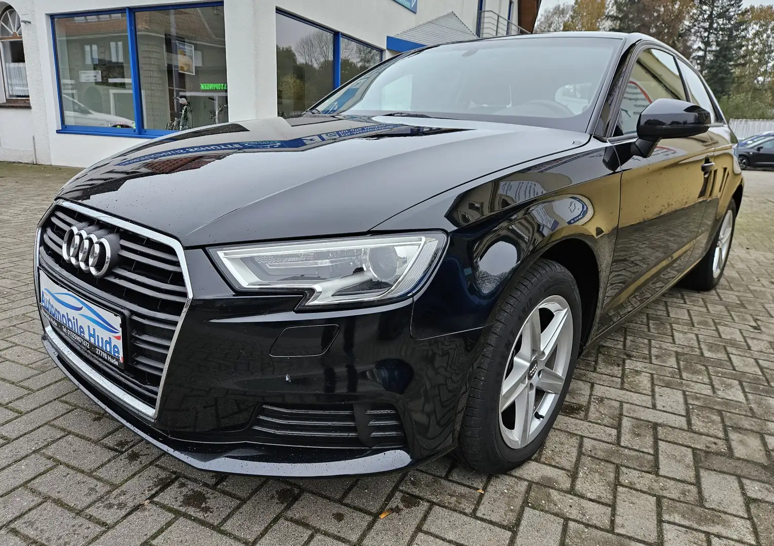 Audi A3 1.6 TDI Klima Navi Alufelgen Start/Stop Negro - 1