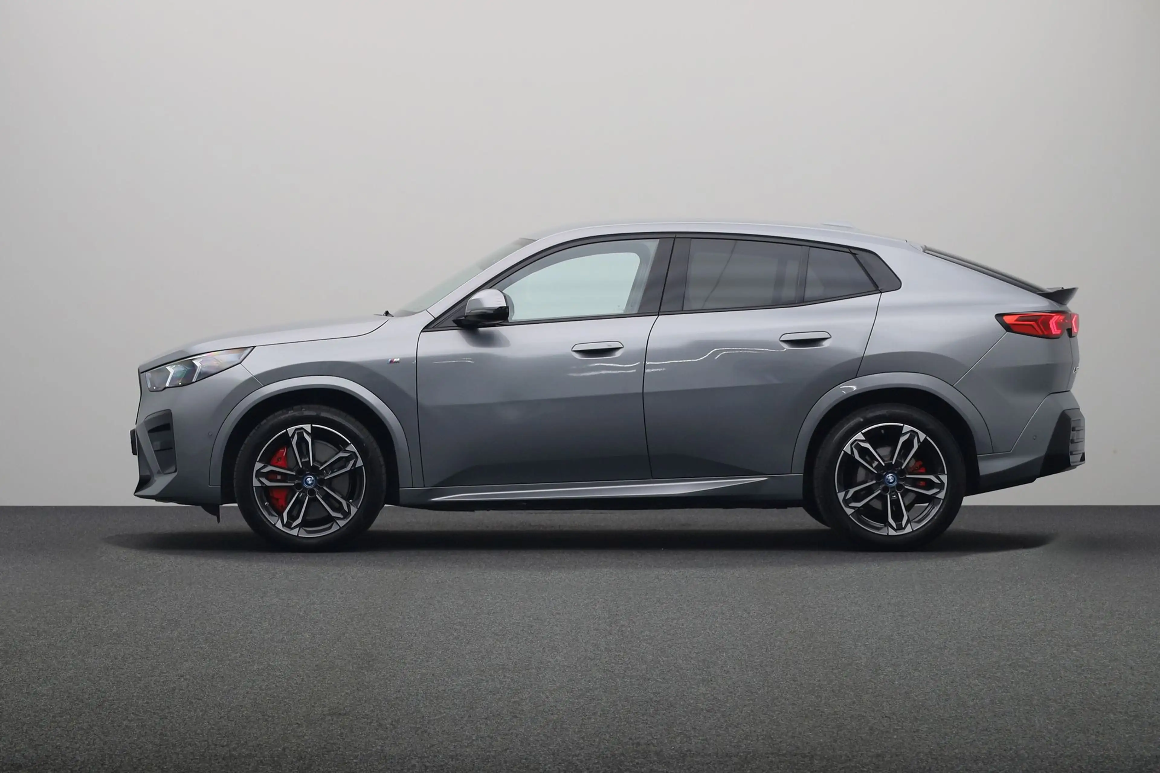 BMW iX2 eDrive20 67 kWh M Sport Edition | M-sport Pro. | M — photo 12