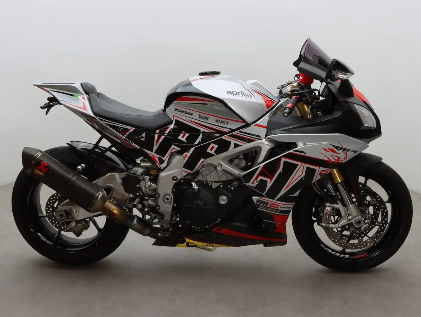 Aprilia RSV4 APRC mit ABS & TC| Akrapovic verbaut Argintiu - 1