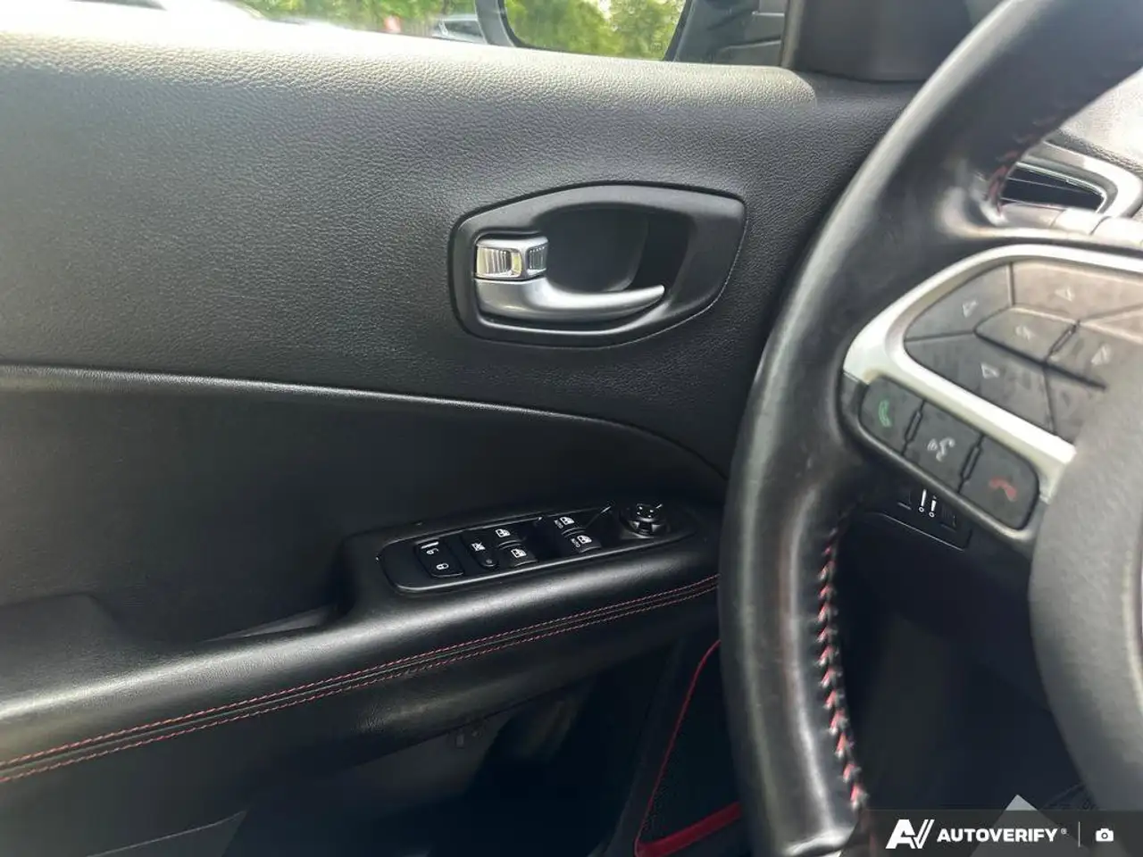 Jeep Compass photo Jeep Compass