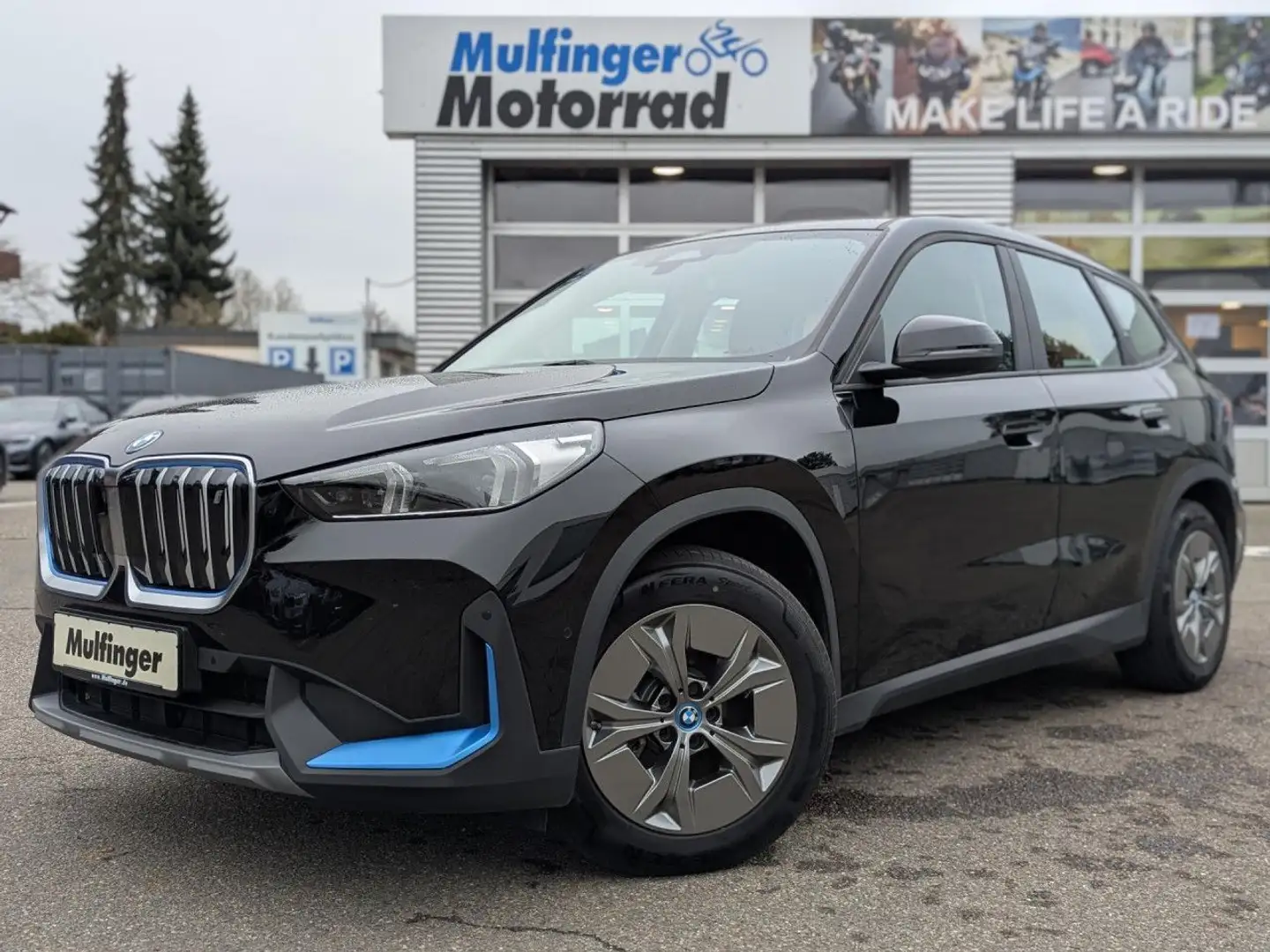 BMW iX1 x30 Sports.Navi Kamera Sitzh.KomfZ.Ad-Fahrw. Schwarz - 2