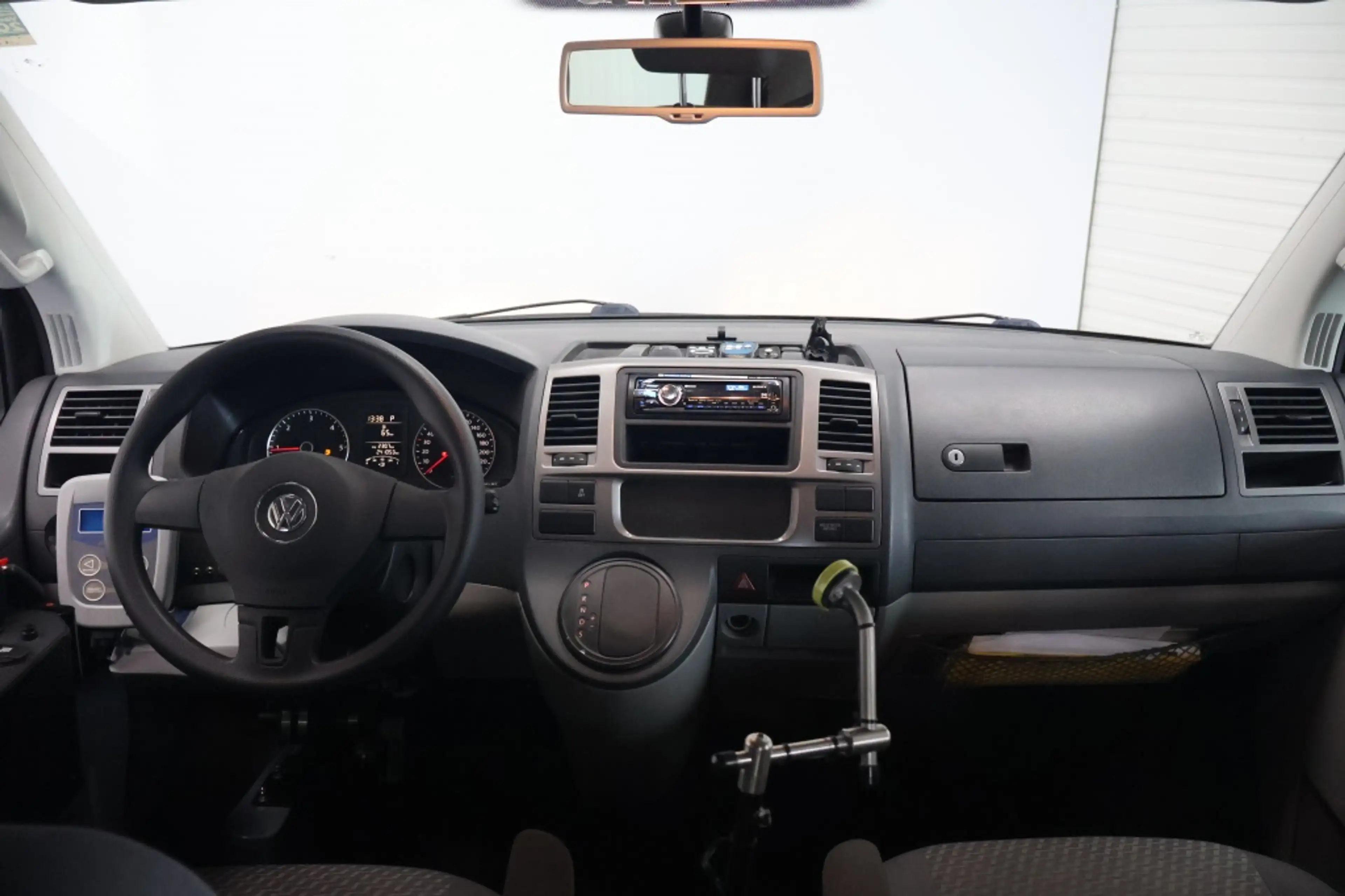 Volkswagen Transporter 2.0 TDI L1H1 DC Rolstoelbus | Volledig aangepast | — photo 2