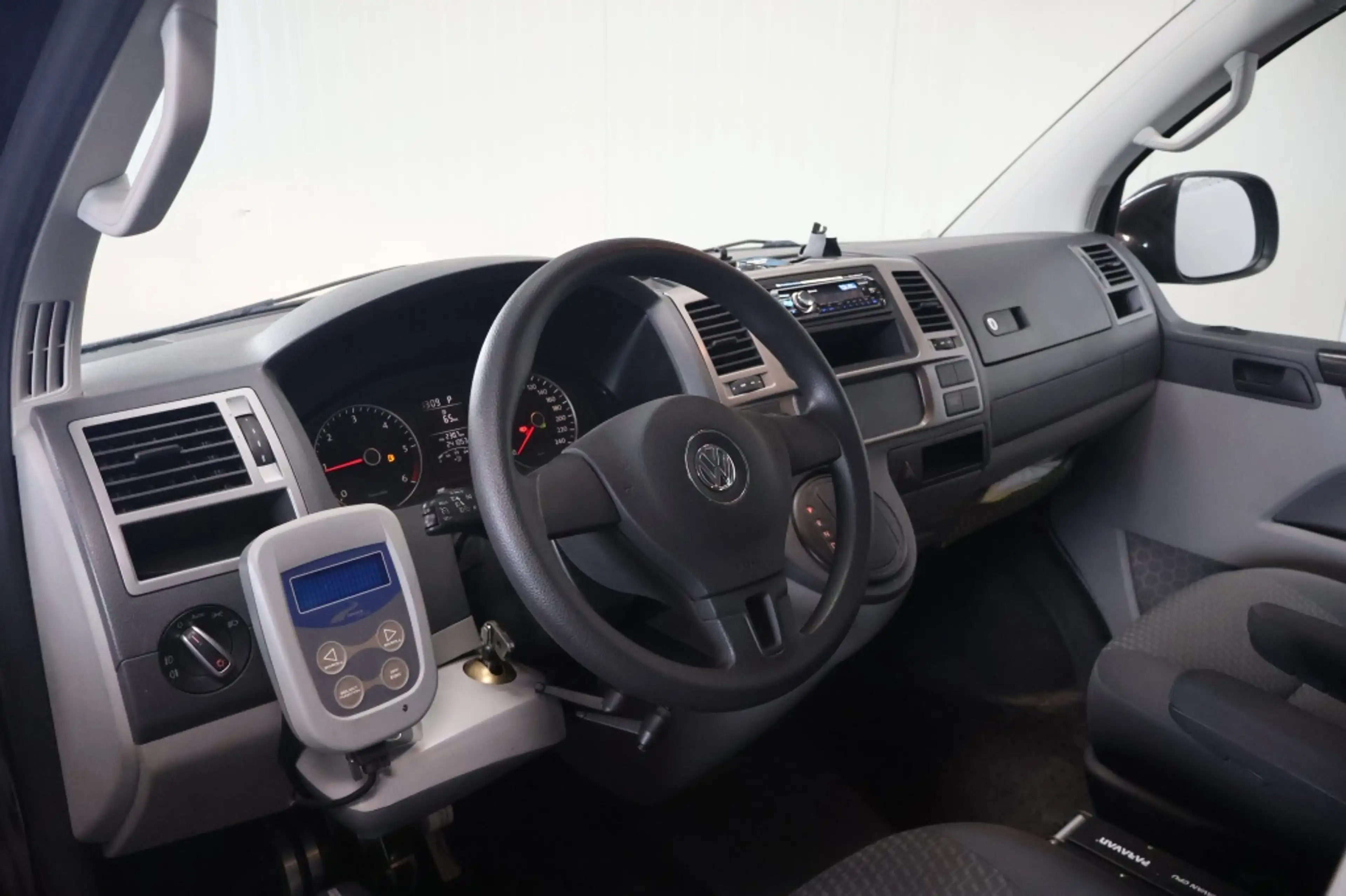 Volkswagen Transporter 2.0 TDI L1H1 DC Rolstoelbus | Volledig aangepast | — photo 8