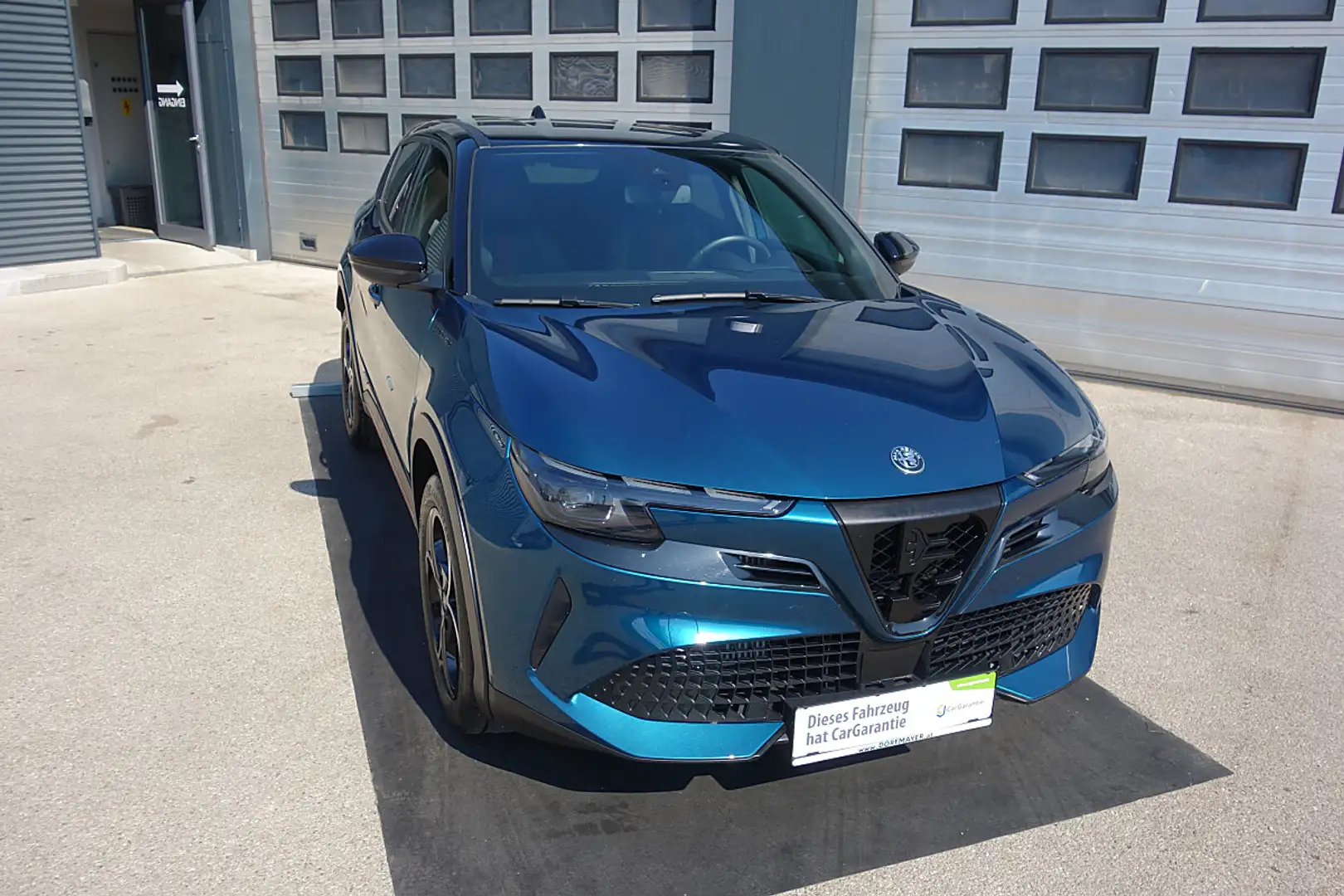 Alfa Romeo Junior Ibrida Speciale 1.2 MHEV e-DCT6 Grün - 2