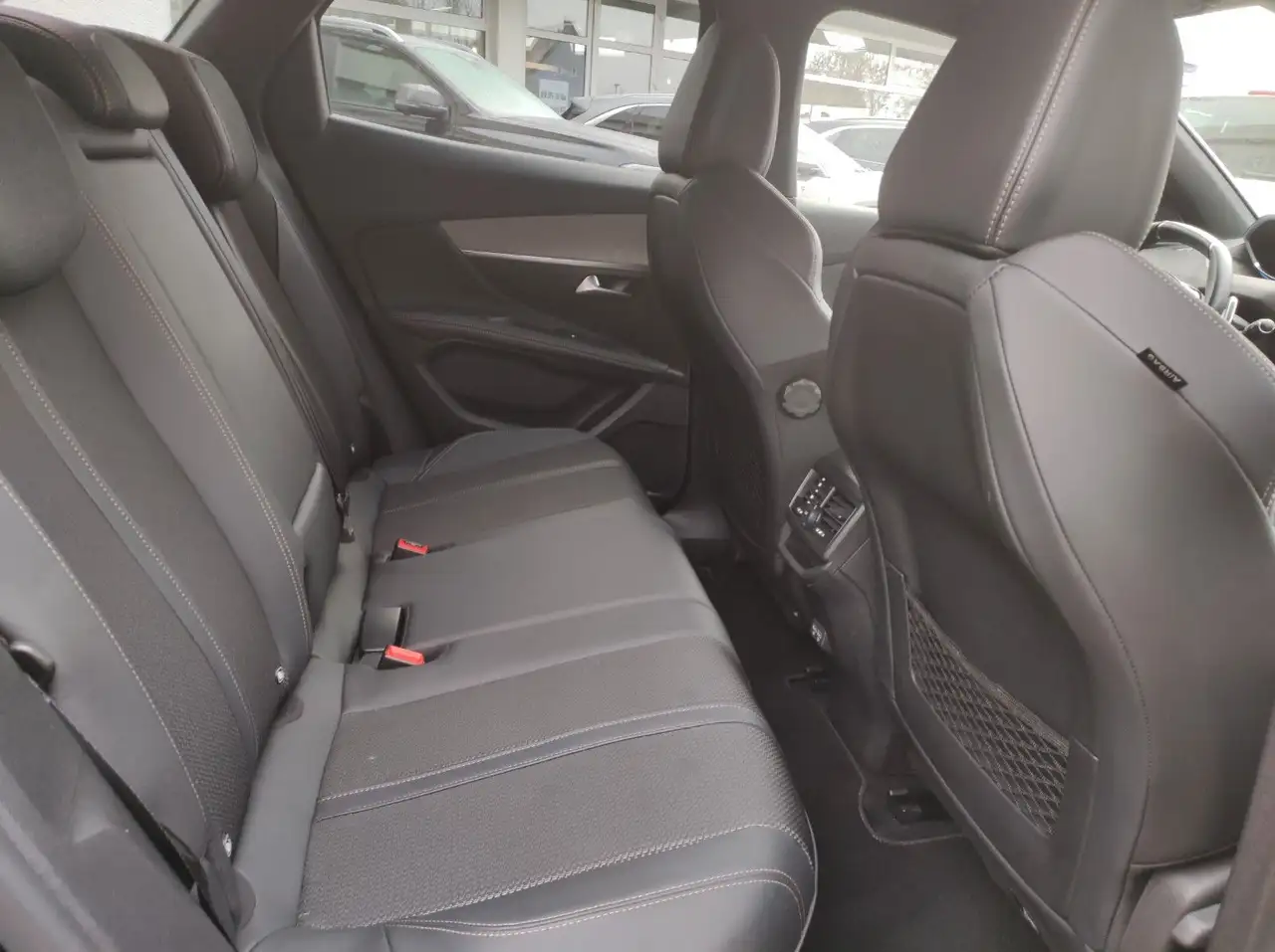 Peugeot 3008 GT Autom AHK ACC LED KeyFree Kamera 10
