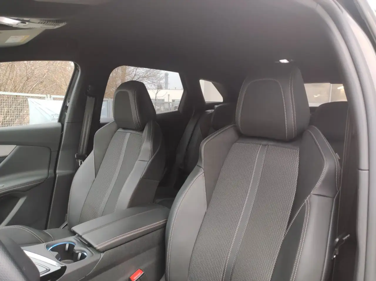 Peugeot 3008 GT Autom AHK ACC LED KeyFree Kamera 7