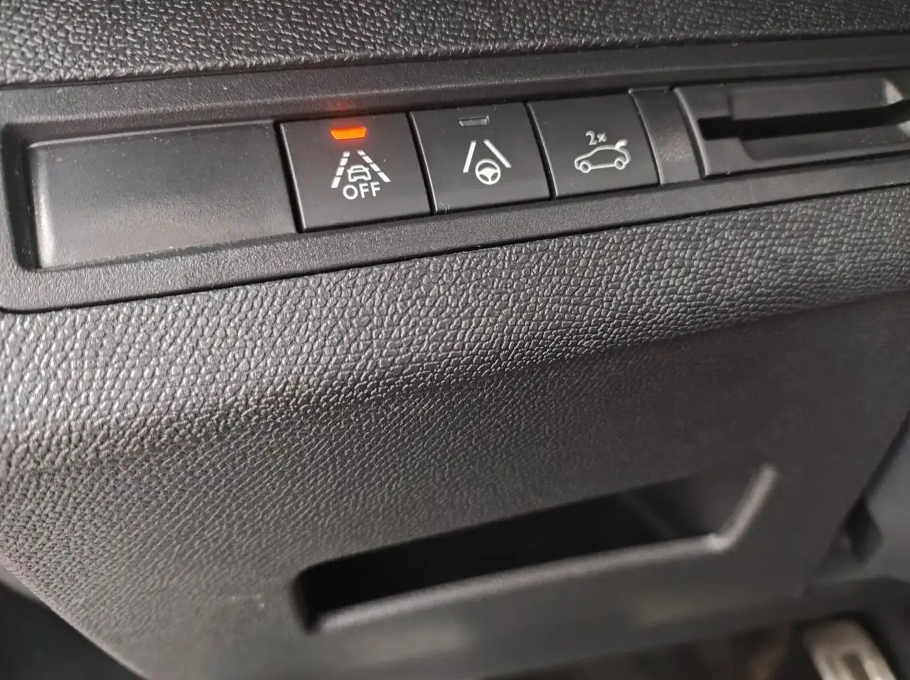 Peugeot 3008 GT Autom AHK ACC LED KeyFree Kamera 12