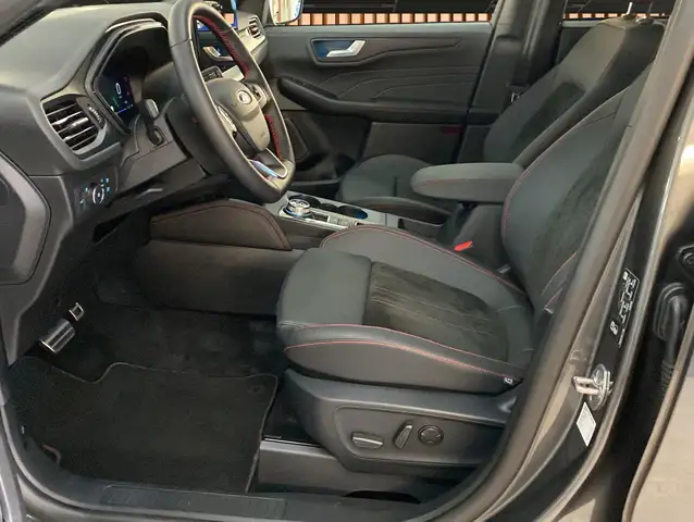 Ford Kuga view 4