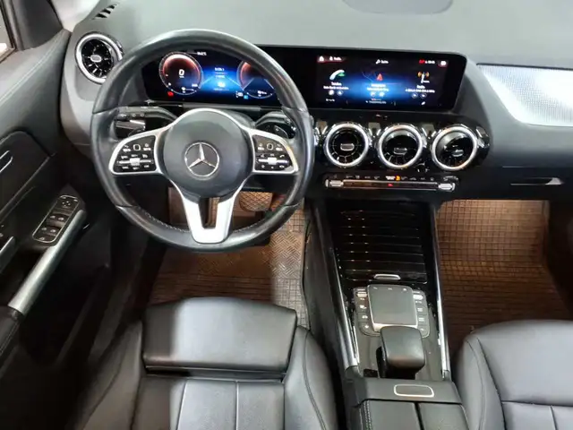 Mercedes-Benz Gla view 10