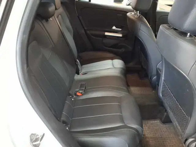 Mercedes-Benz Gla view 14