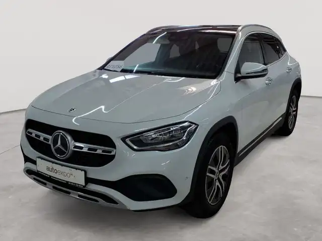 Mercedes-Benz Gla view 2
