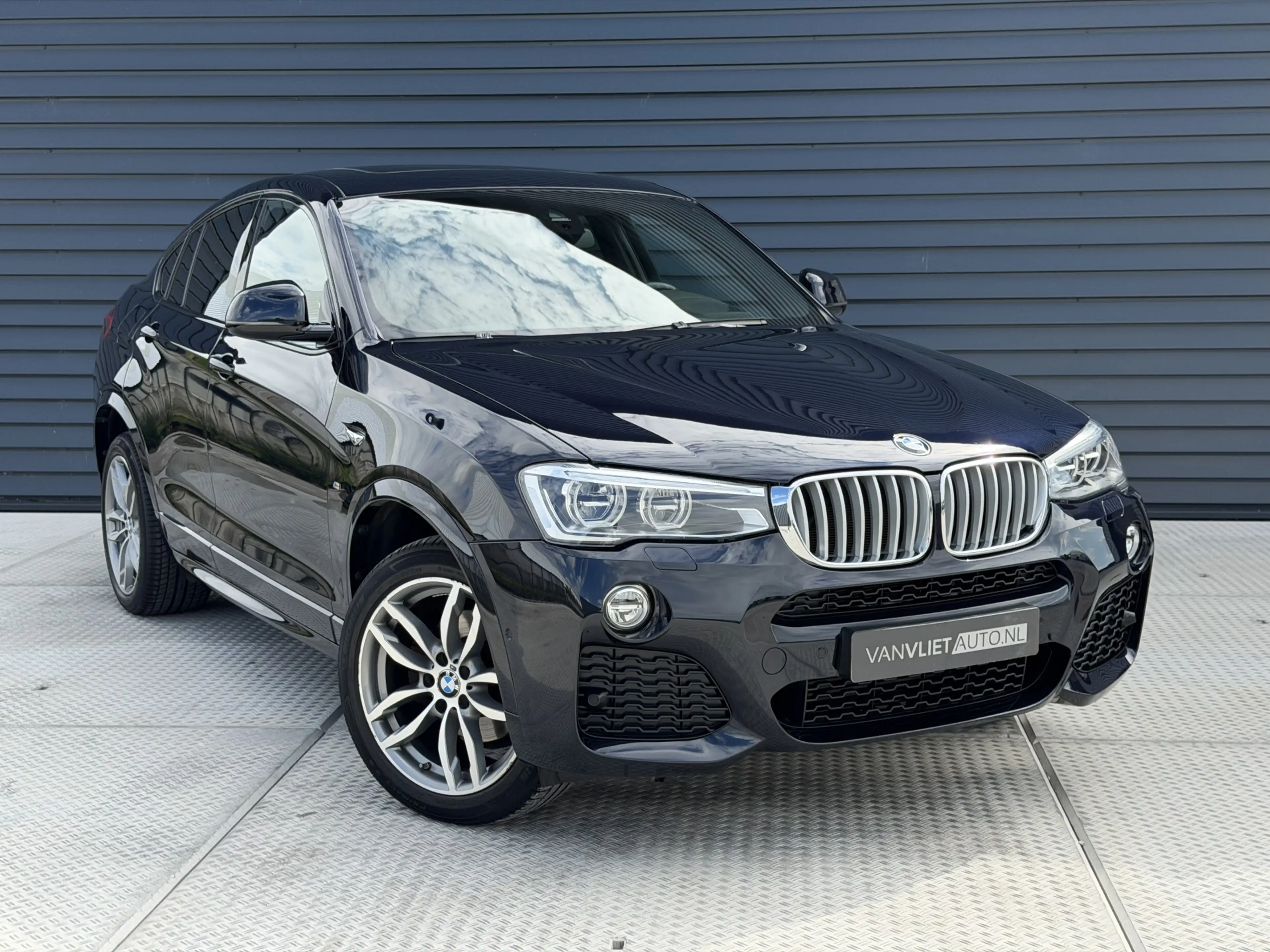 BMW X4 xDrive28i High Executive M Sport Edition | Panoram — photo 3