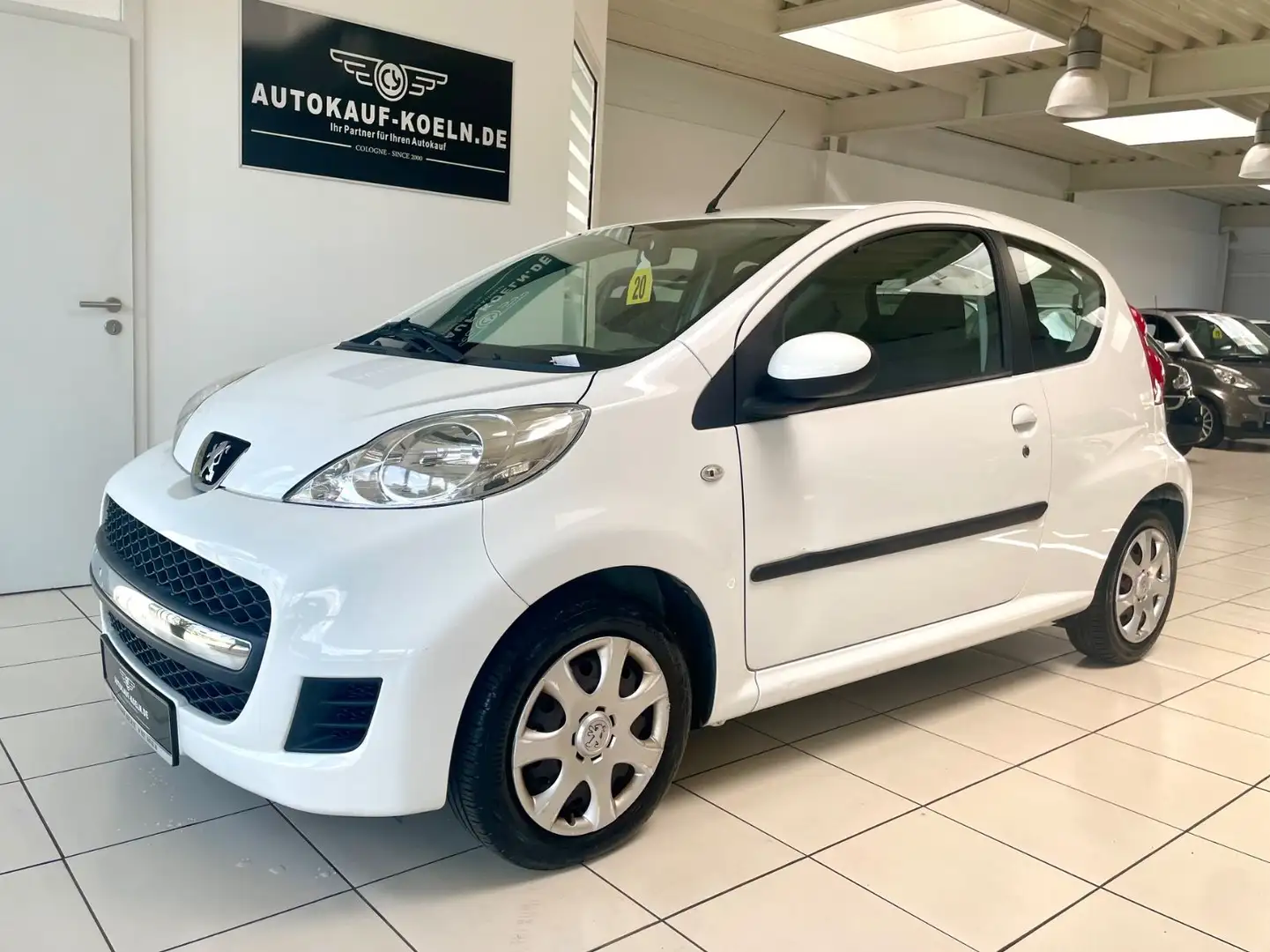 Peugeot 107 Filou 1,0 Automatik/Nur 28.660km Blanc - 1