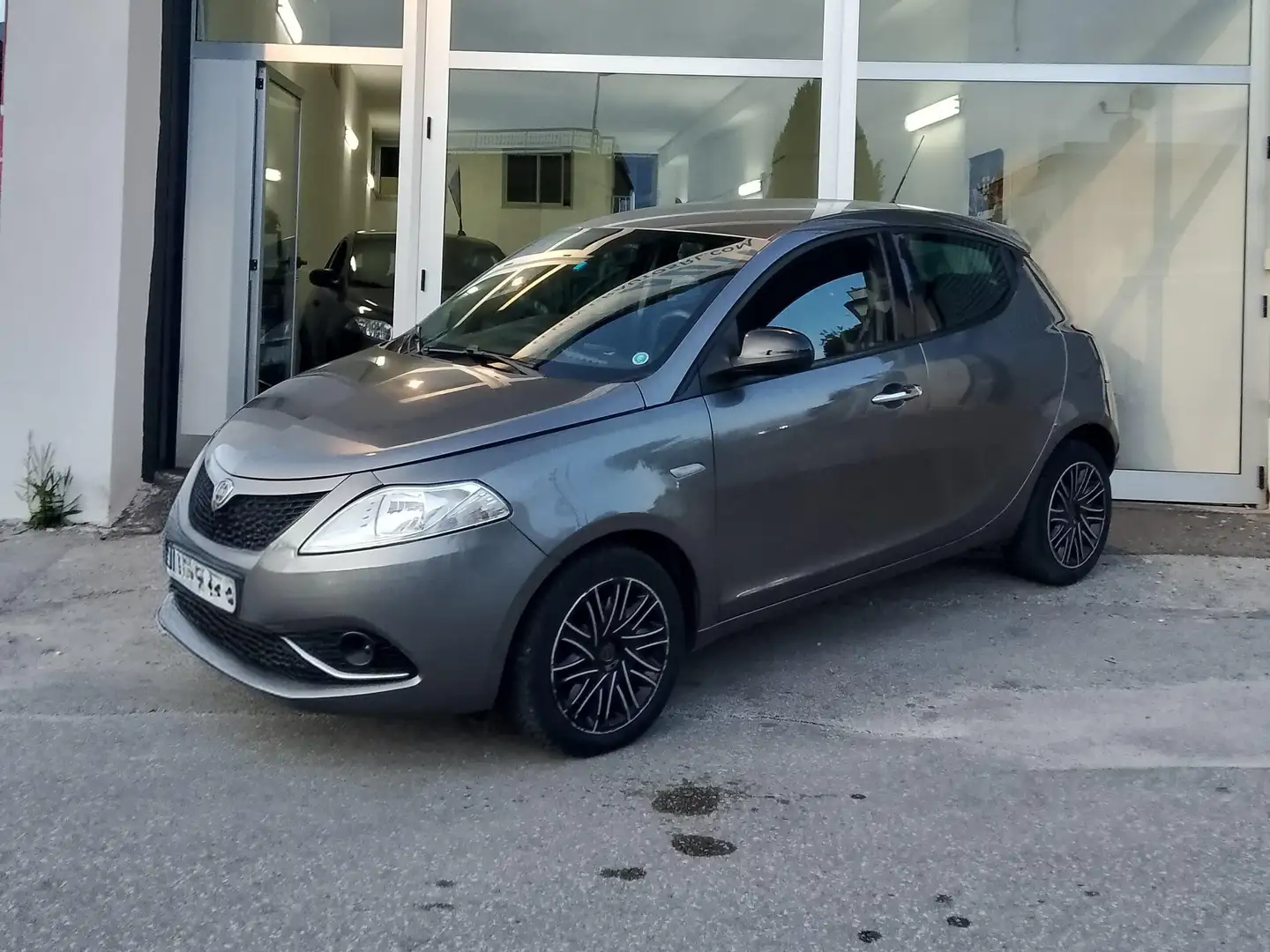 Lancia Ypsilon Ypsilon 1.2 Gold 69cv my18 Gris - 2
