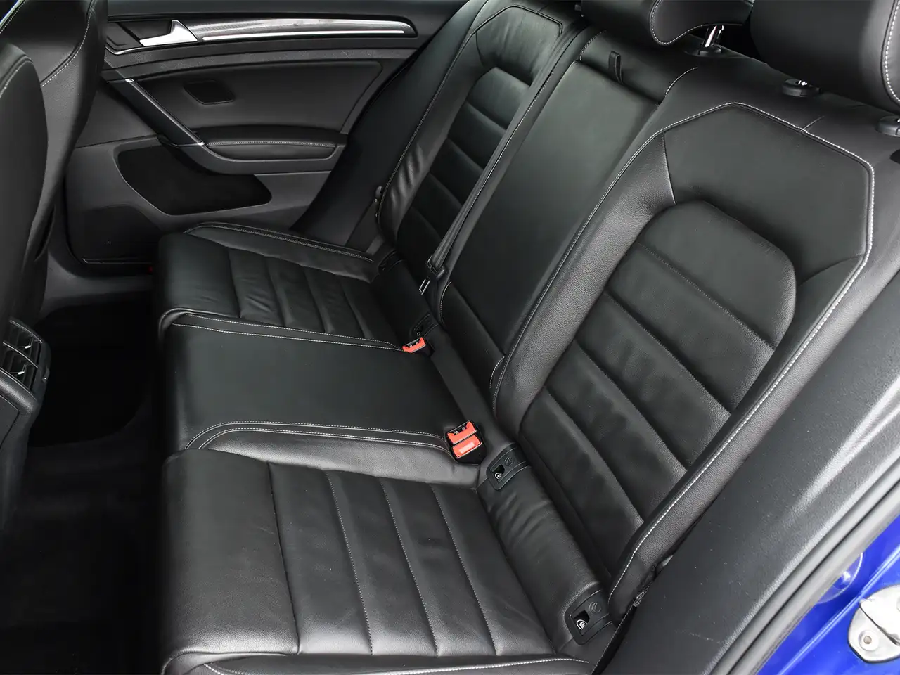 Volkswagen Golf R снимка Volkswagen Golf R