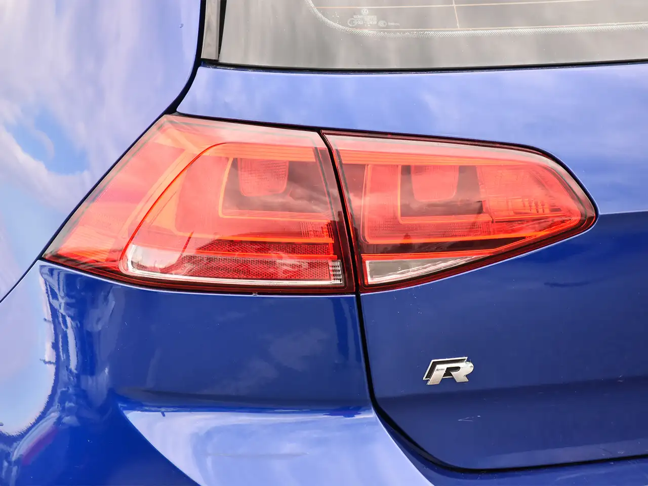 Volkswagen Golf R снимка Volkswagen Golf R