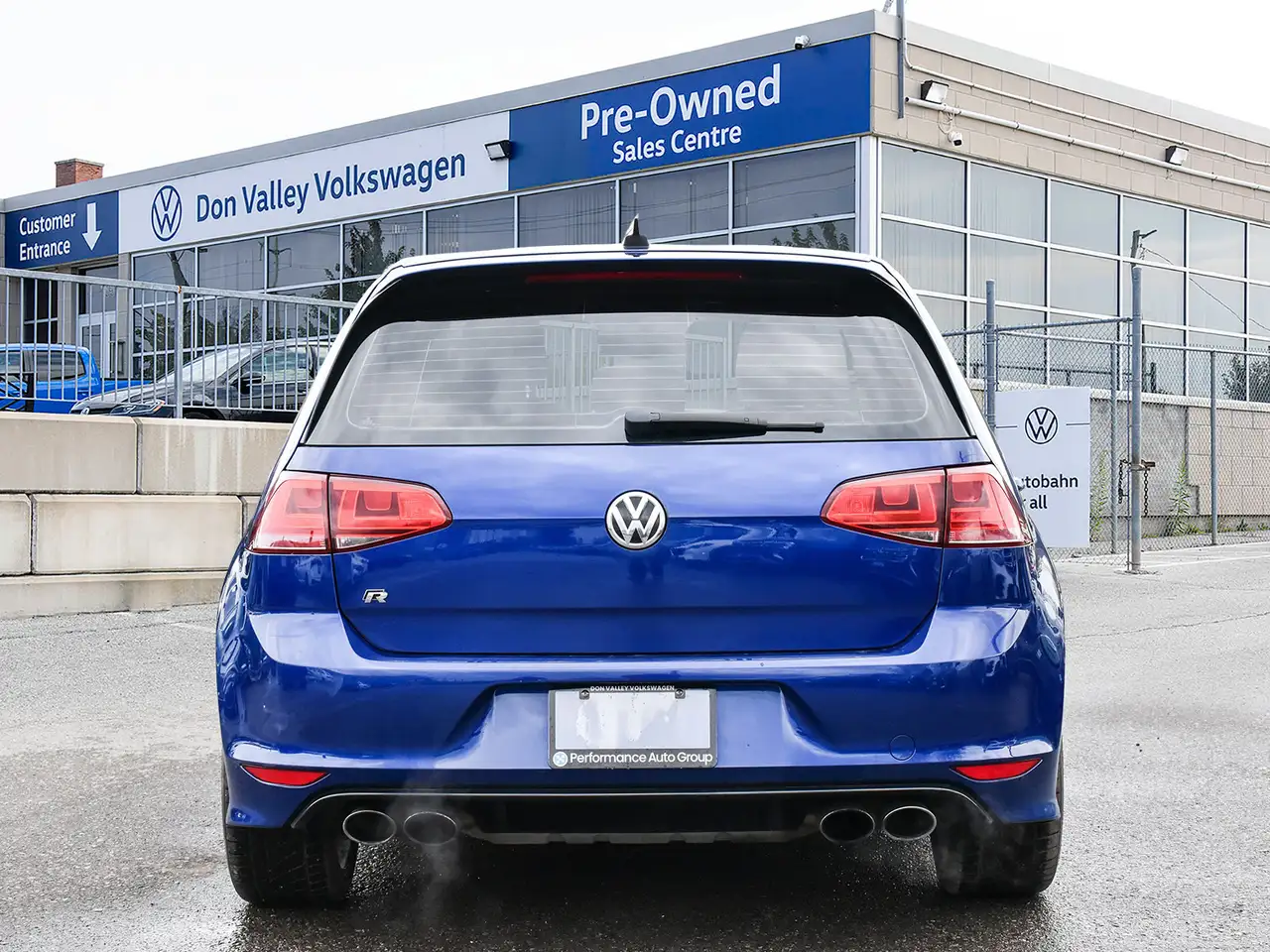 Volkswagen Golf R снимка Volkswagen Golf R
