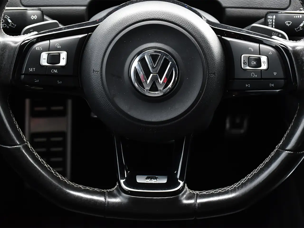 Volkswagen Golf R снимка Volkswagen Golf R