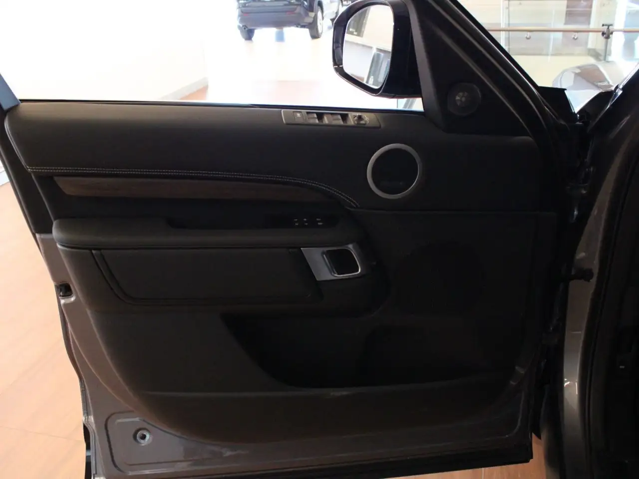 Land Rover Discovery снимка Land Rover Discovery
