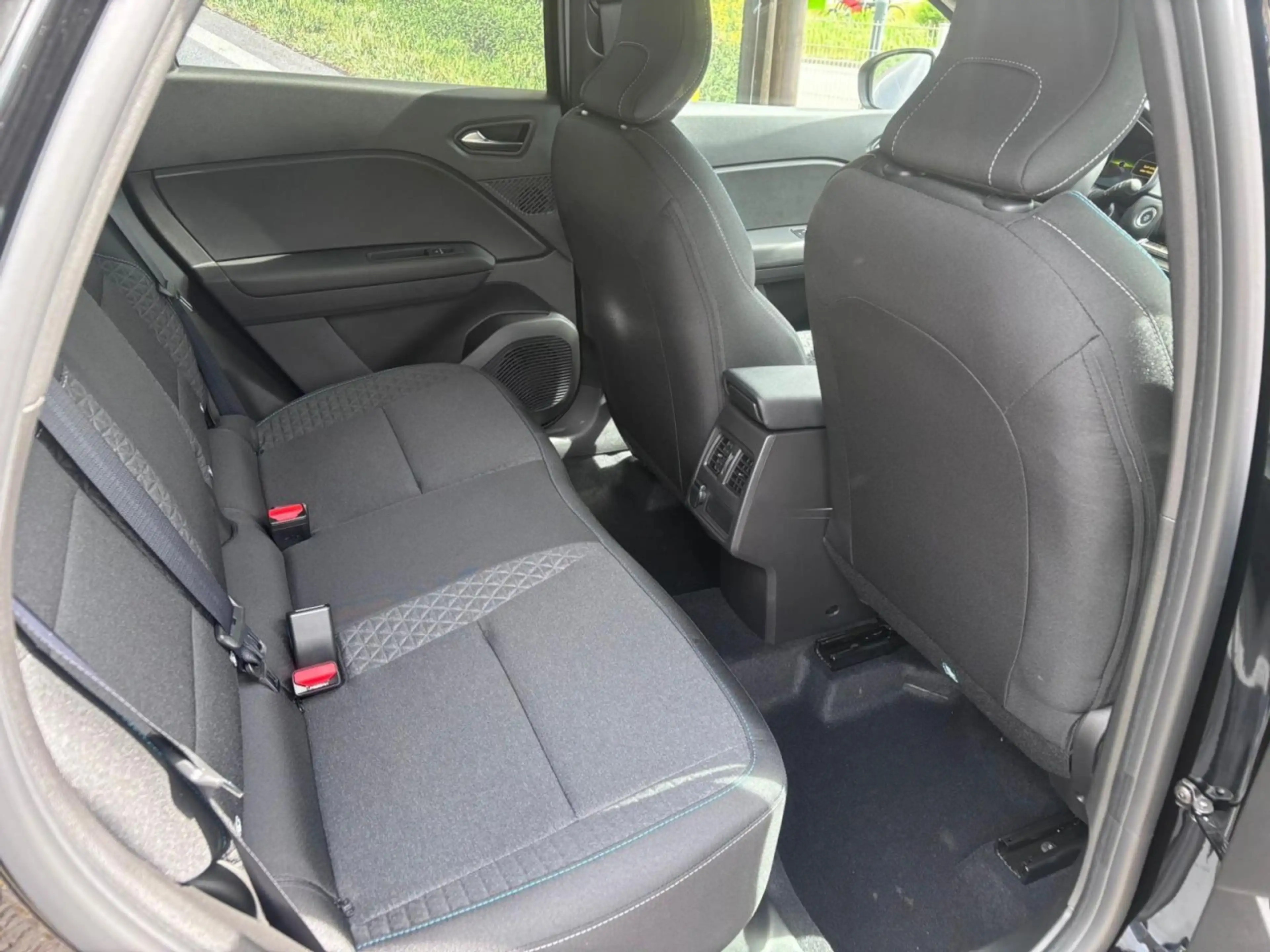 Renault Captur E-TECH Automatik mit Klima Klima Navi — photo 9