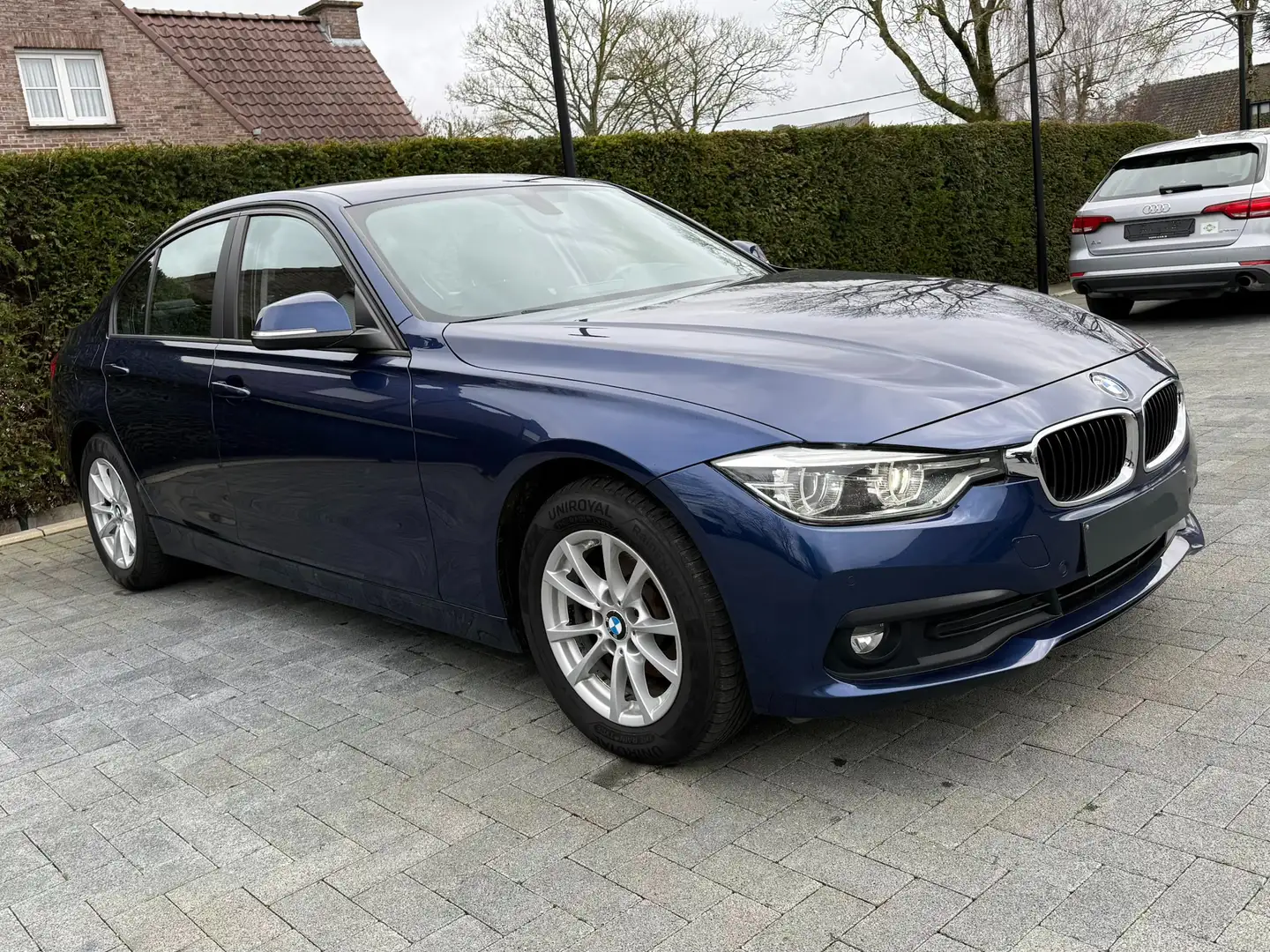 BMW 318 318d Advantage Advantage Blau - 1