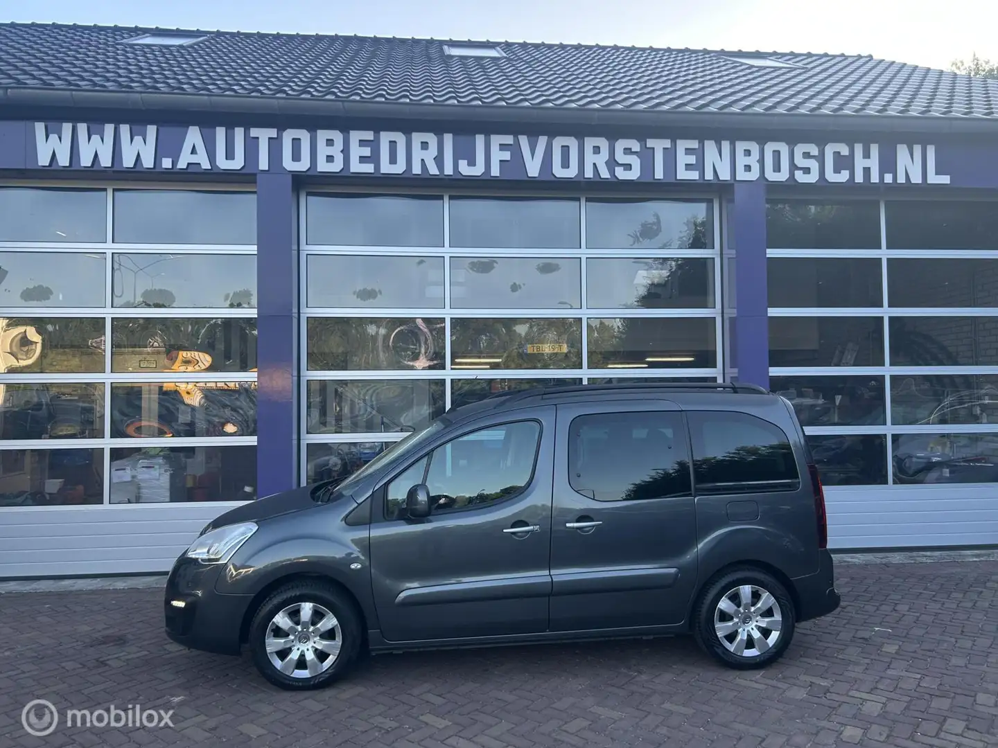 Citroen Berlingo XL 1.2 Live * AIRCO * NAVIGATIE * TREKHAAK Grijs - 2