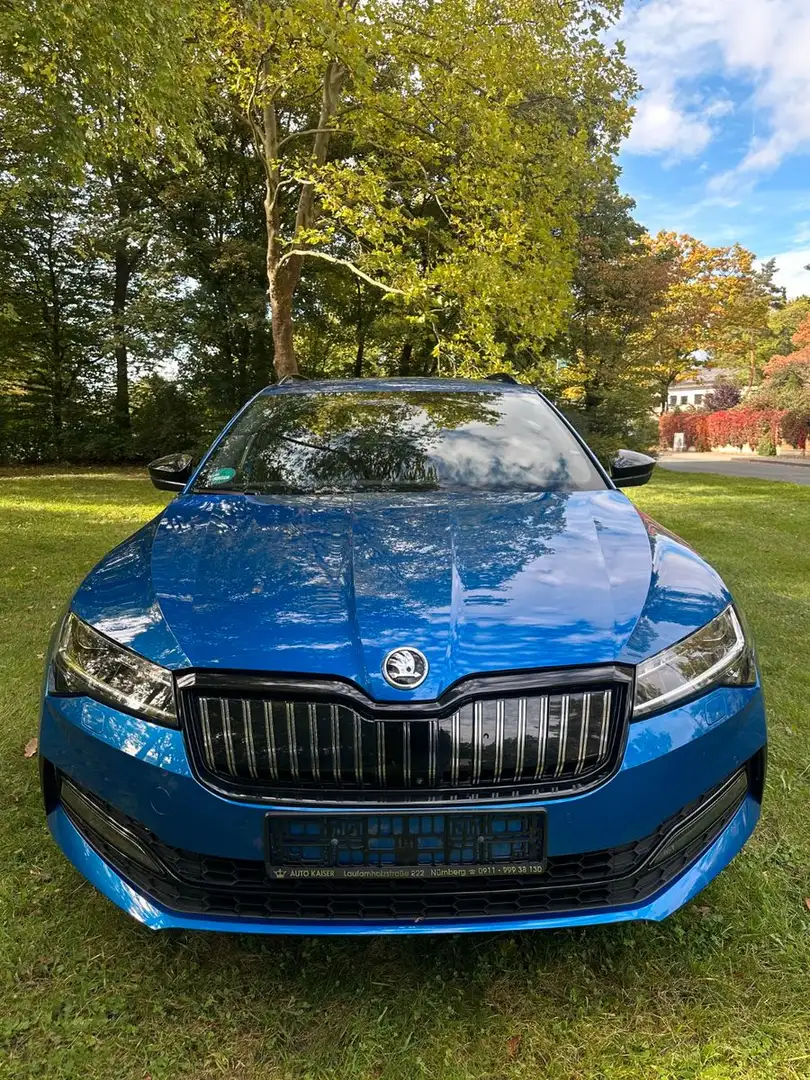 Skoda Superb Combi Sportline iV 1HAND/AHK/STANDHEIZUNG Bleu - 2