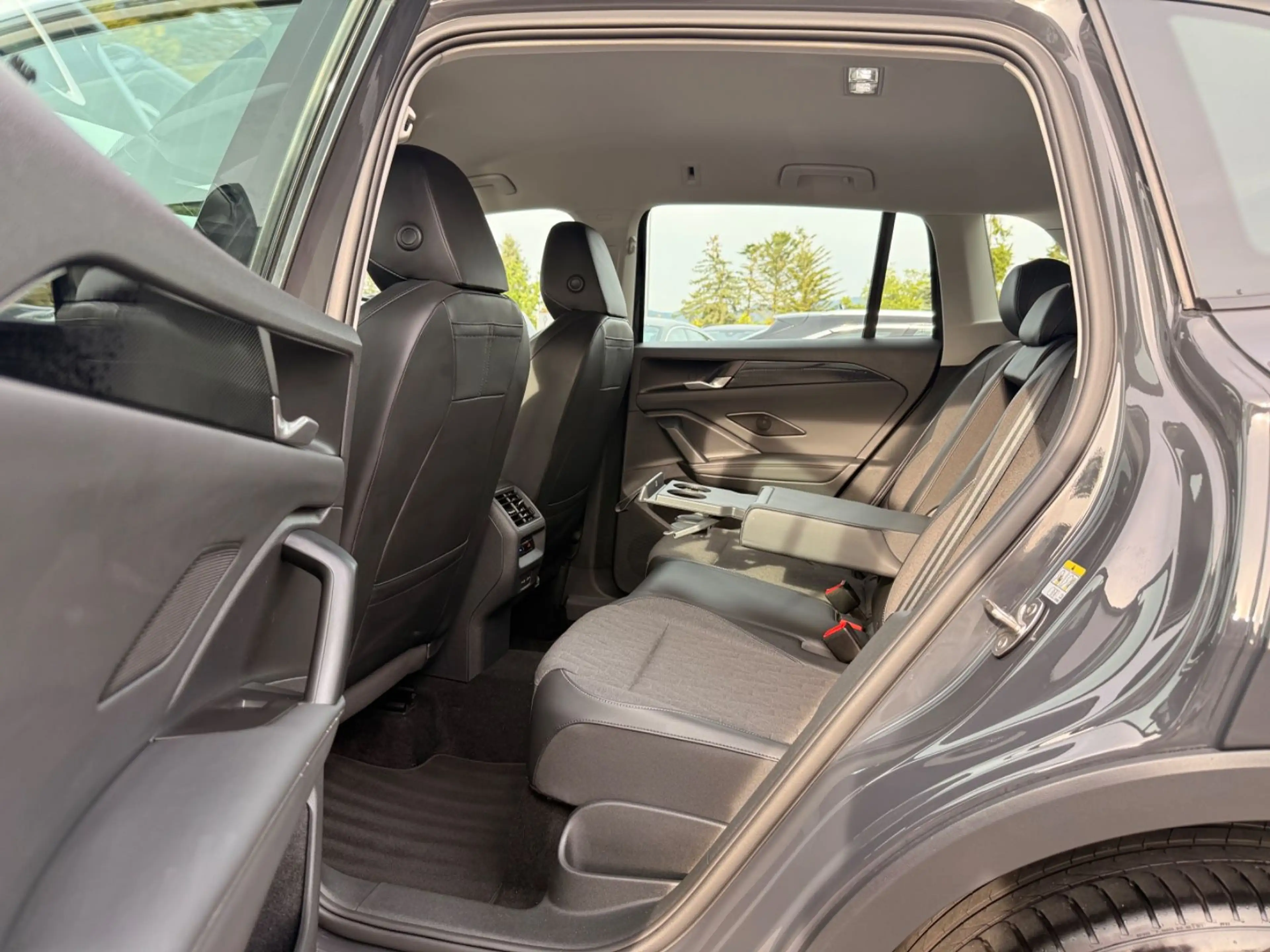 Volkswagen Tiguan 2.0 TDI 110 kW ACC*RFK*CARPLAY*TRAVEL AST — photo 13