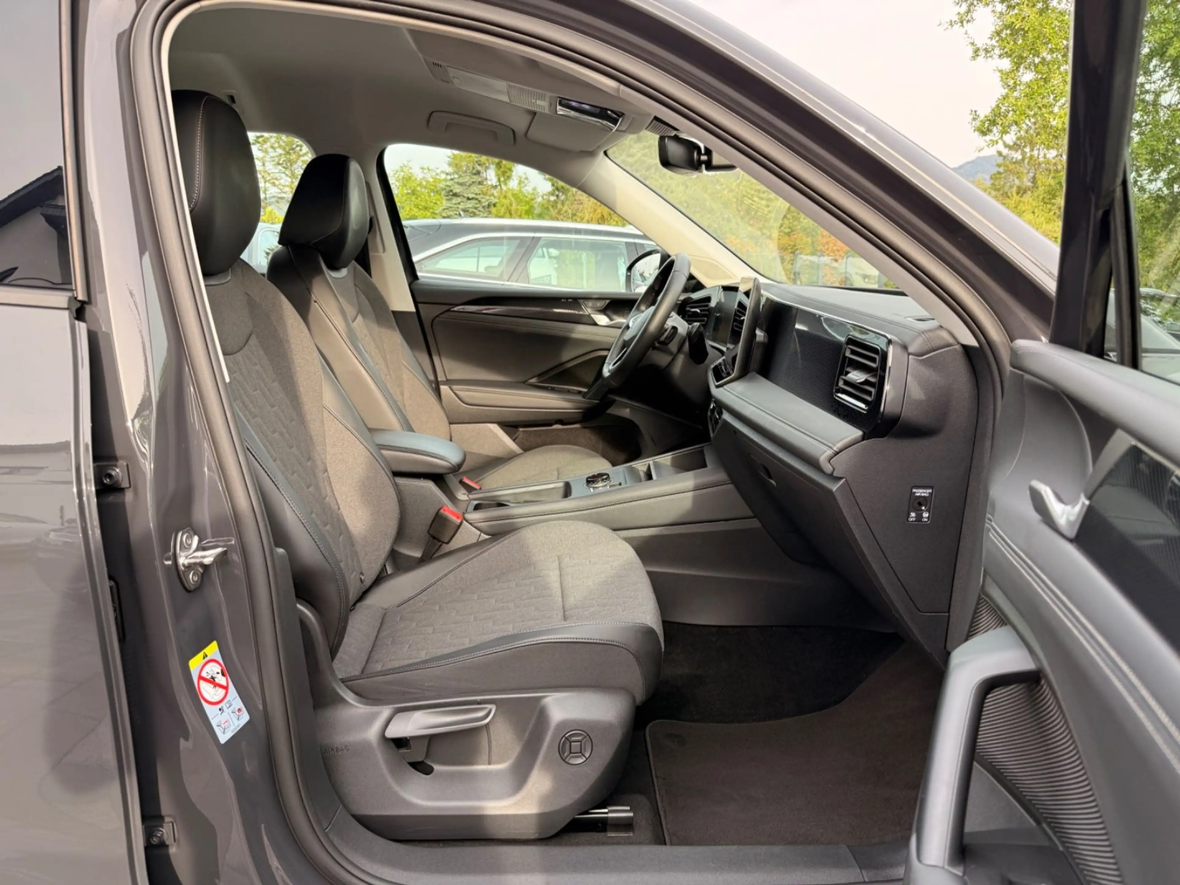 Volkswagen Tiguan 2.0 TDI 110 kW ACC*RFK*CARPLAY*TRAVEL AST — photo 10