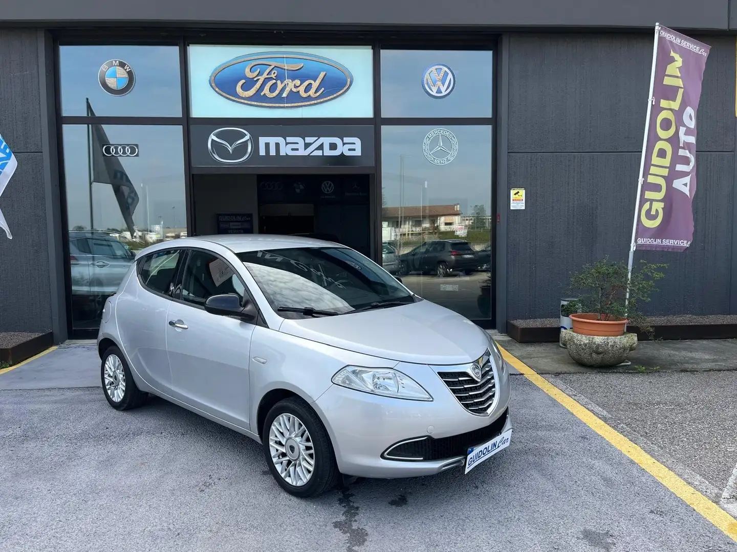 Lancia Ypsilon 1.2 69CV 5P GOLD (NEOPATENTATI) SENS POST Argento - 1