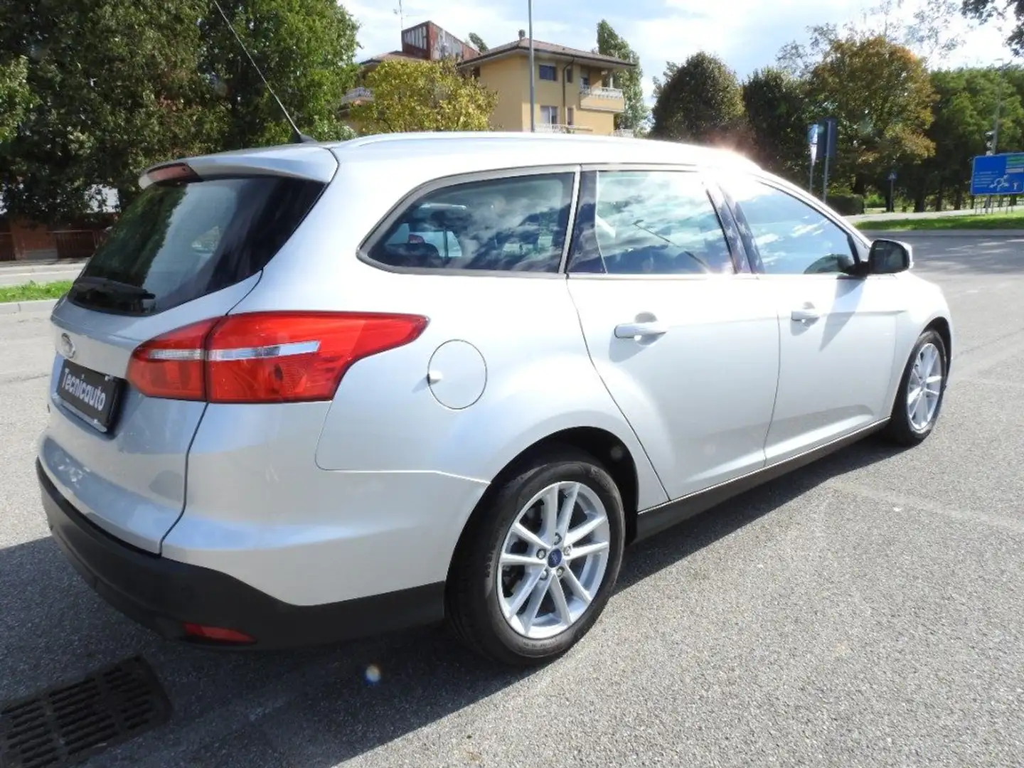 Ford Focus 1.5 TDCi 120 CV SW N1 Business *AUTOCARRO* Zilver - 2