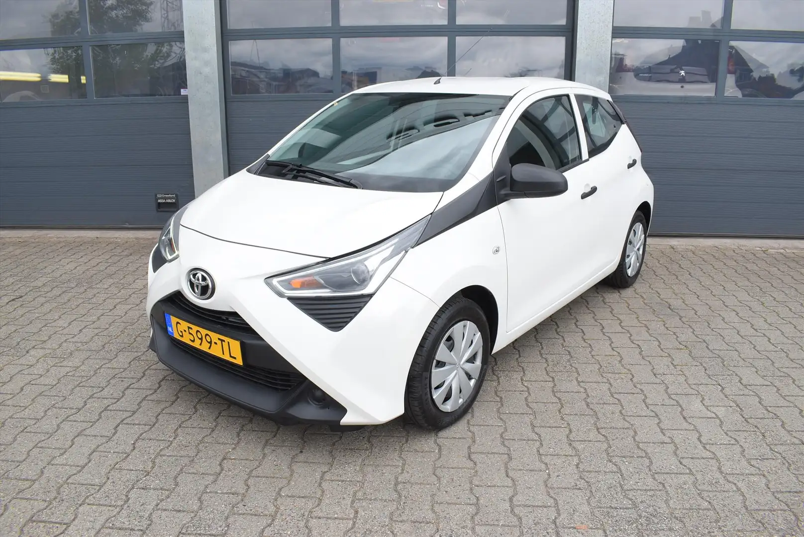 Toyota Aygo 1.0 VVT-i 72pk 5-drs X-Fun Weiß - 1