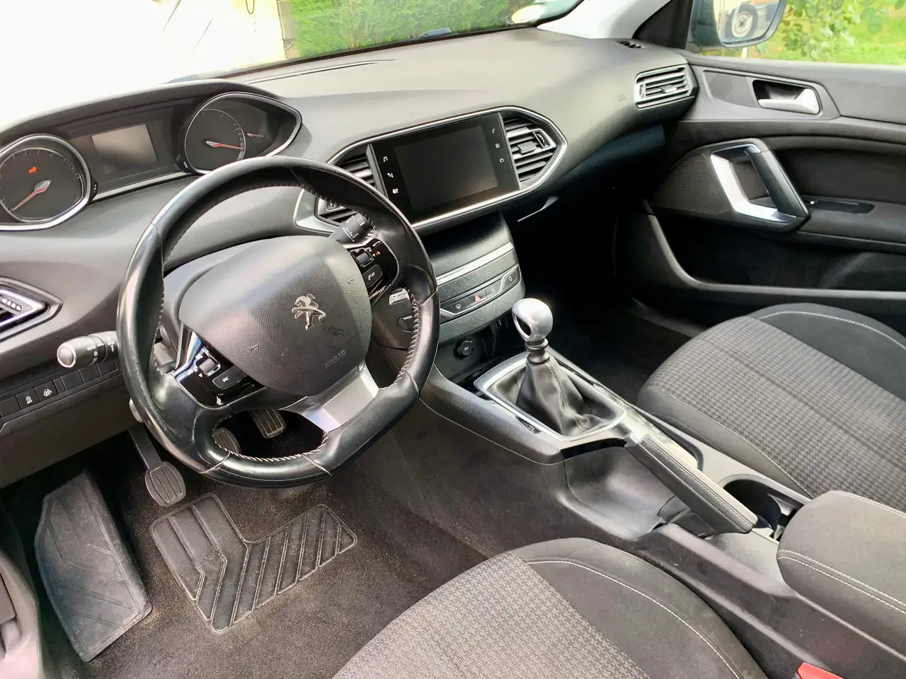 Peugeot 308 308 SW — photo 3