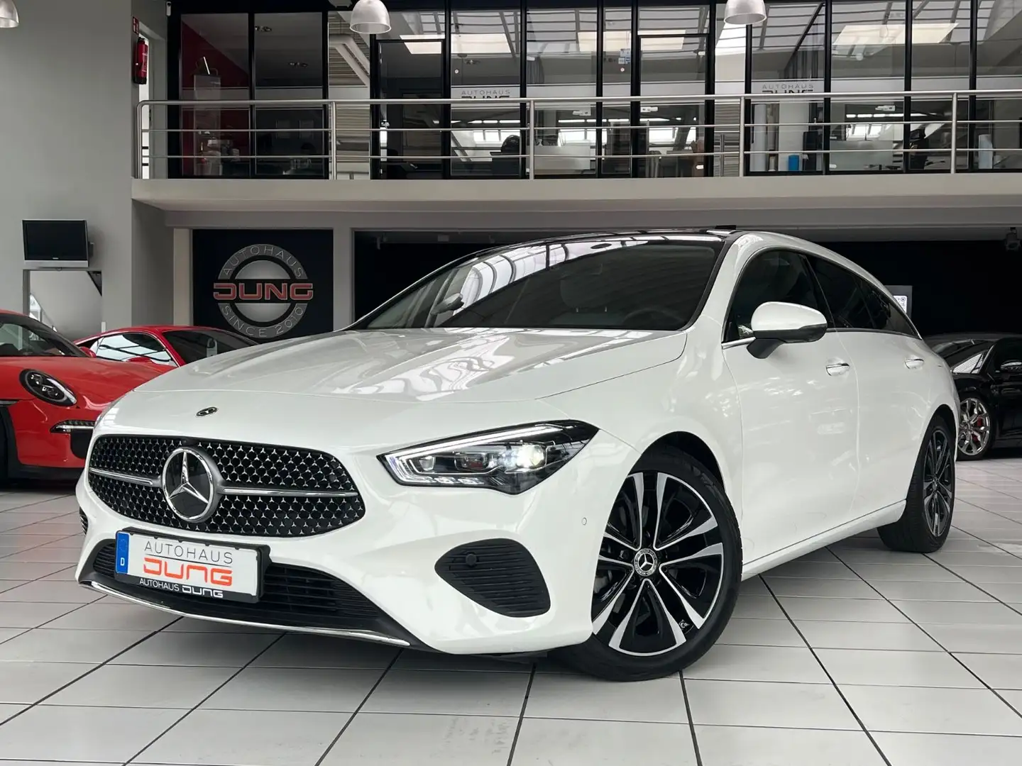 Mercedes-Benz CLA 180 * 1 Hand * 6 Tkm *Pano Blanc - 1