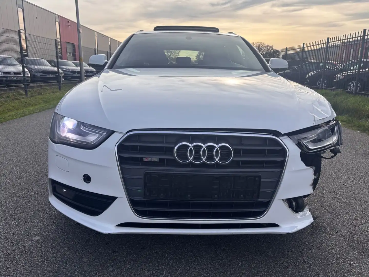 Audi A4 Av. 2,0 TDI S-Line-Panodach-Xenon-Leder-Navi Blanc - 2