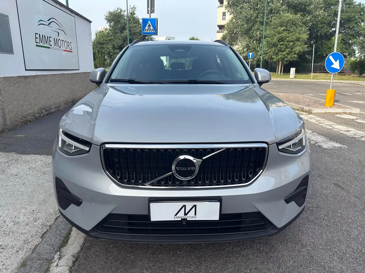 Volvo XC40 MHEV 2.0 b3 Essential - AUT/ANDROID MAPS/PDC/LED Argento - 2